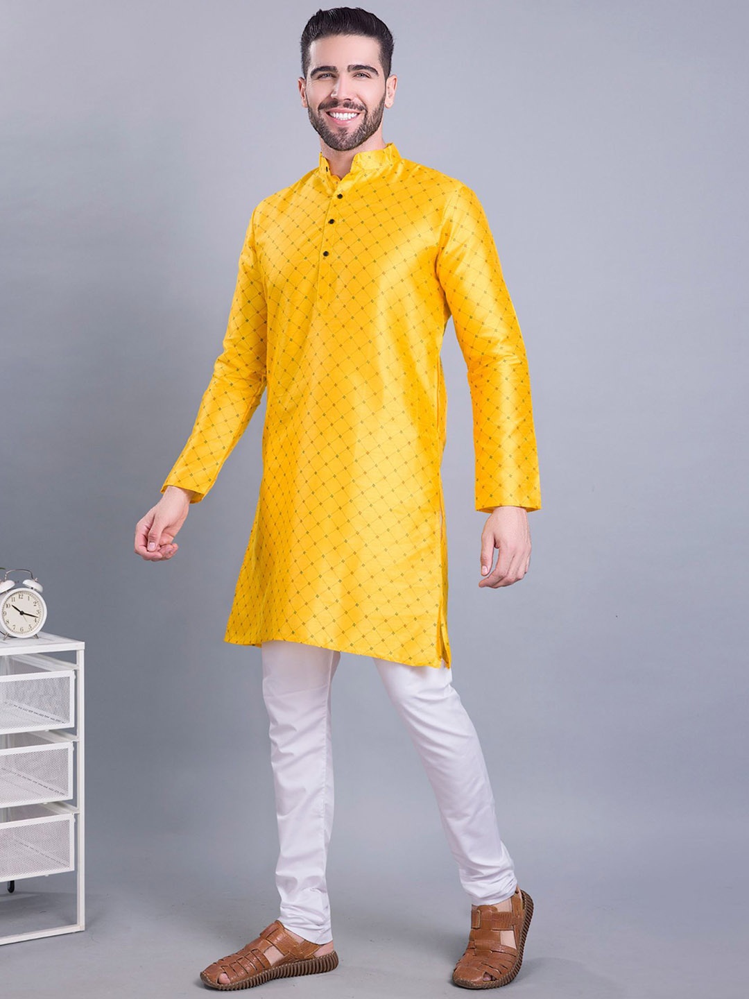 

SHIWAM ETHNIX Mandarin Collar Printed Regular Straight Kurta with Pyjamas, Yellow