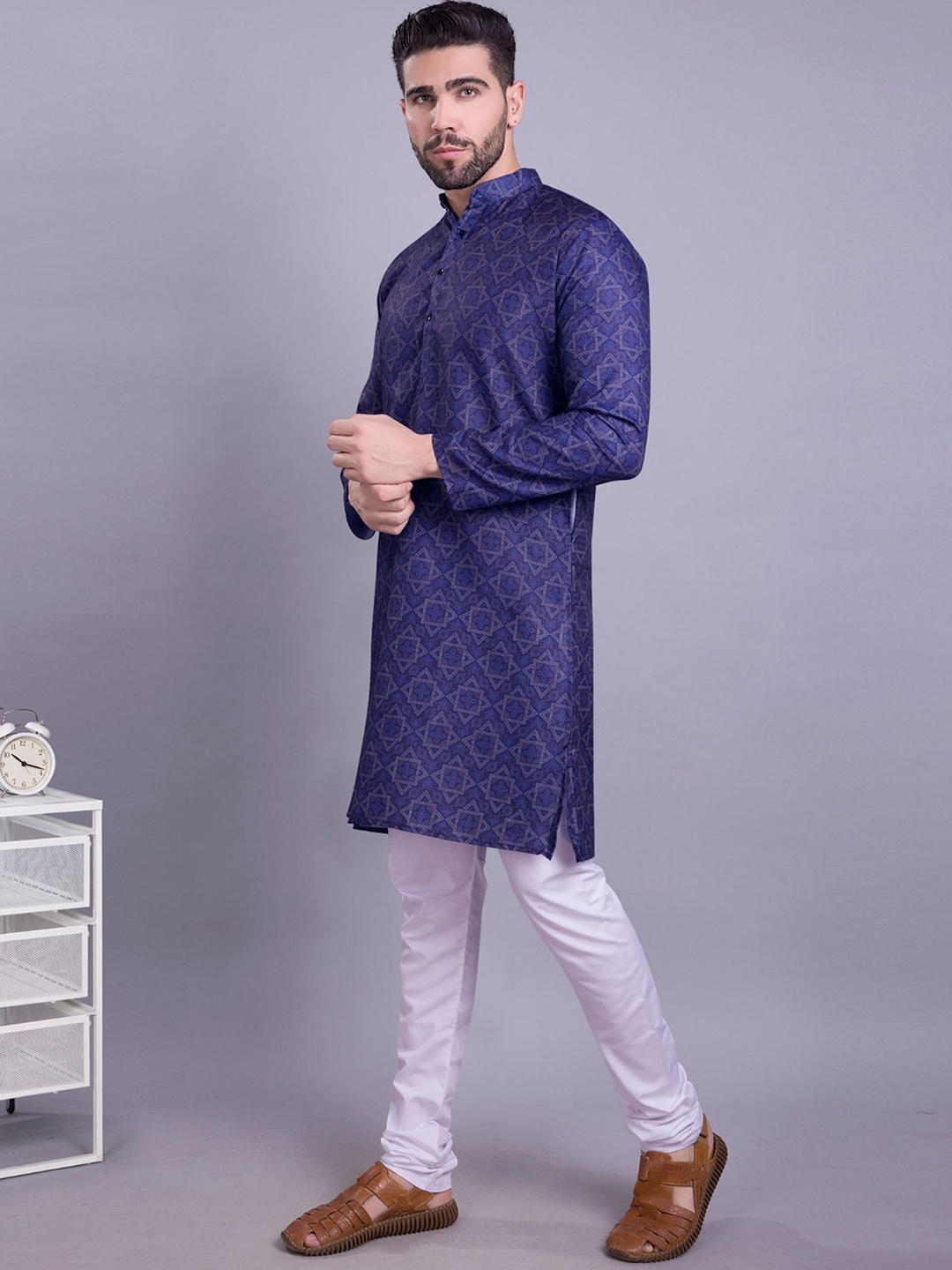 

SHIWAM ETHNIX Abstract Printed Regular Kurta with Pyjamas, Navy blue