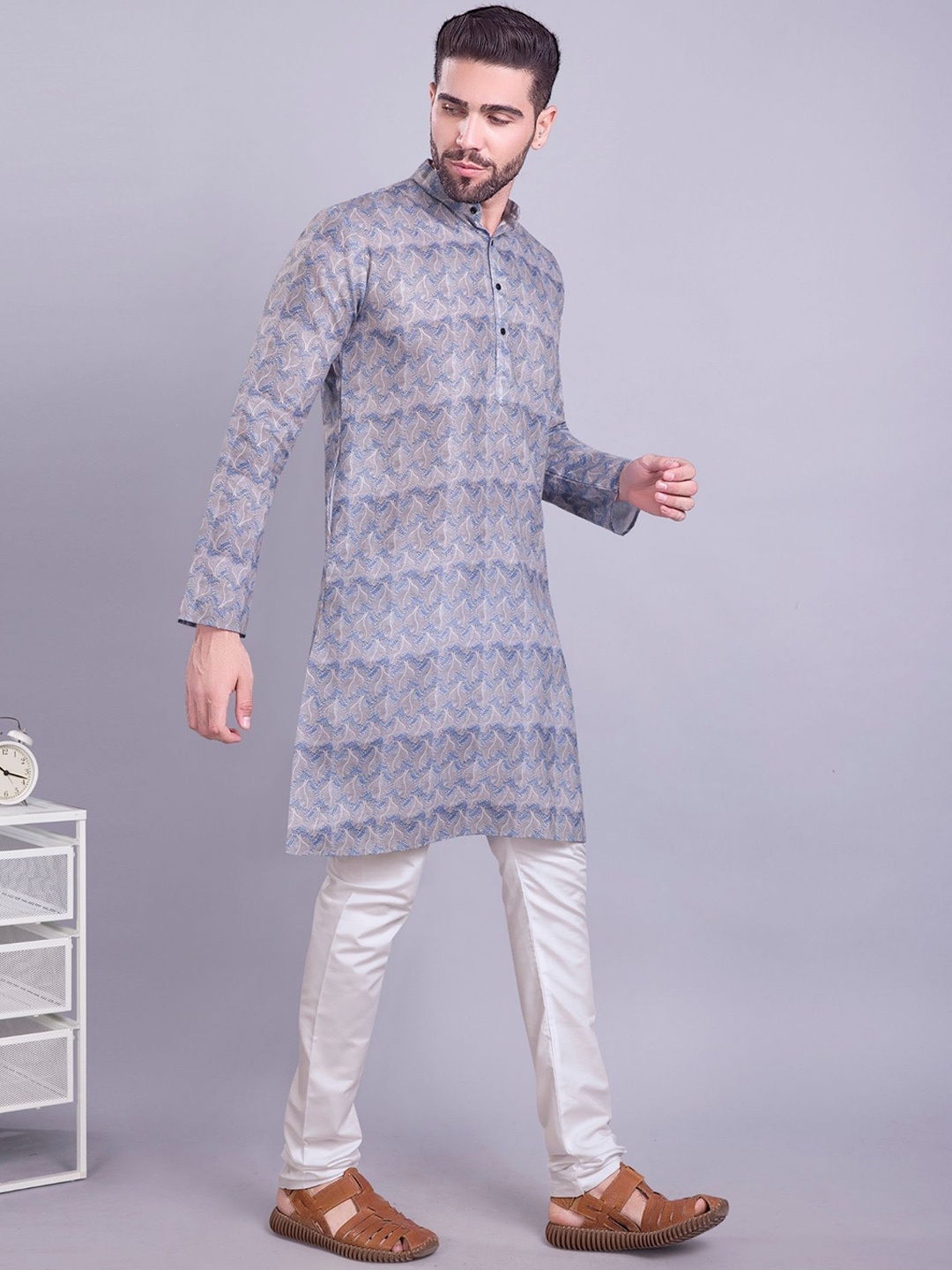 

SHIWAM ETHNIX Floral Printed Mandarin Collar Straight Kurta With Pyjamas, Grey