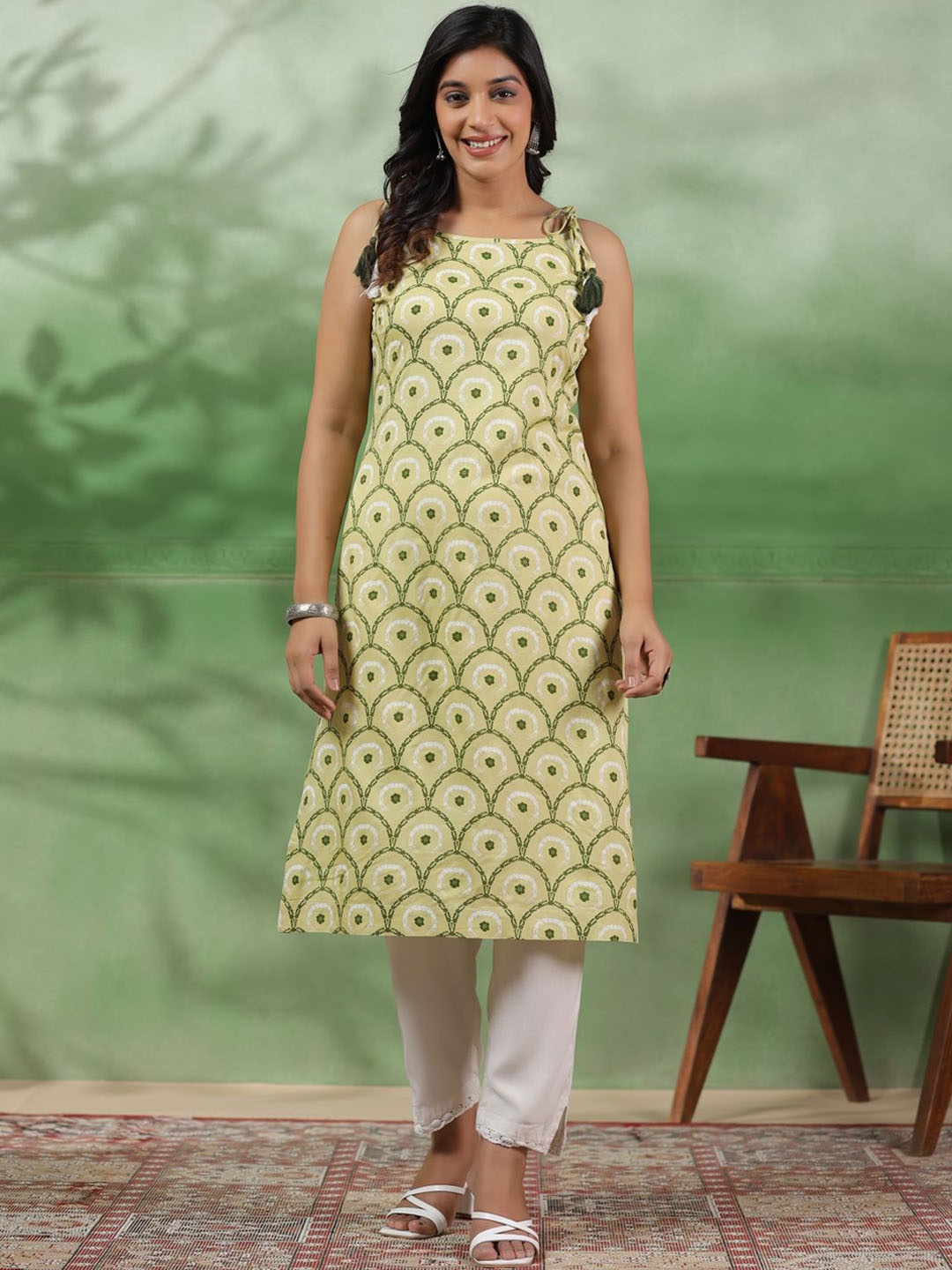 

Sangria Green & White Ethnic Motif Printed Shoulder Straps Cotton Straight Kurta