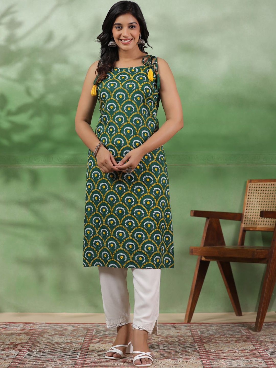 

Sangria Green & White Ethnic Motif Printed Shoulder Straps Cotton Straight Kurta