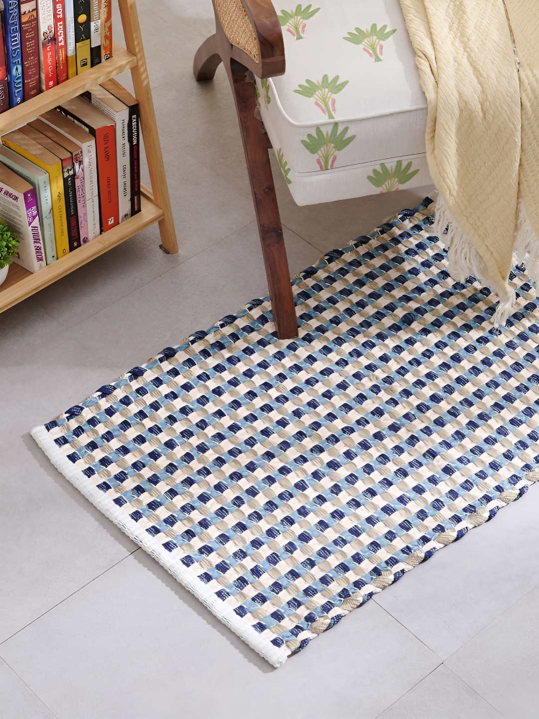 

Home Centre Blue & White Jute Rectangular Floor Mat