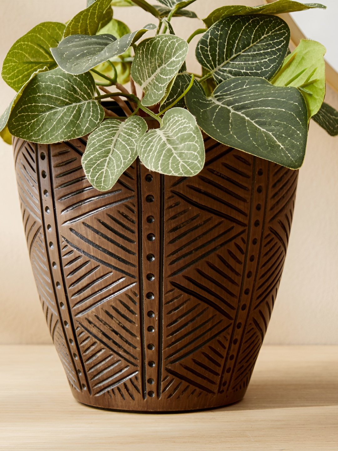 

Home Centre Brown Textured Planter