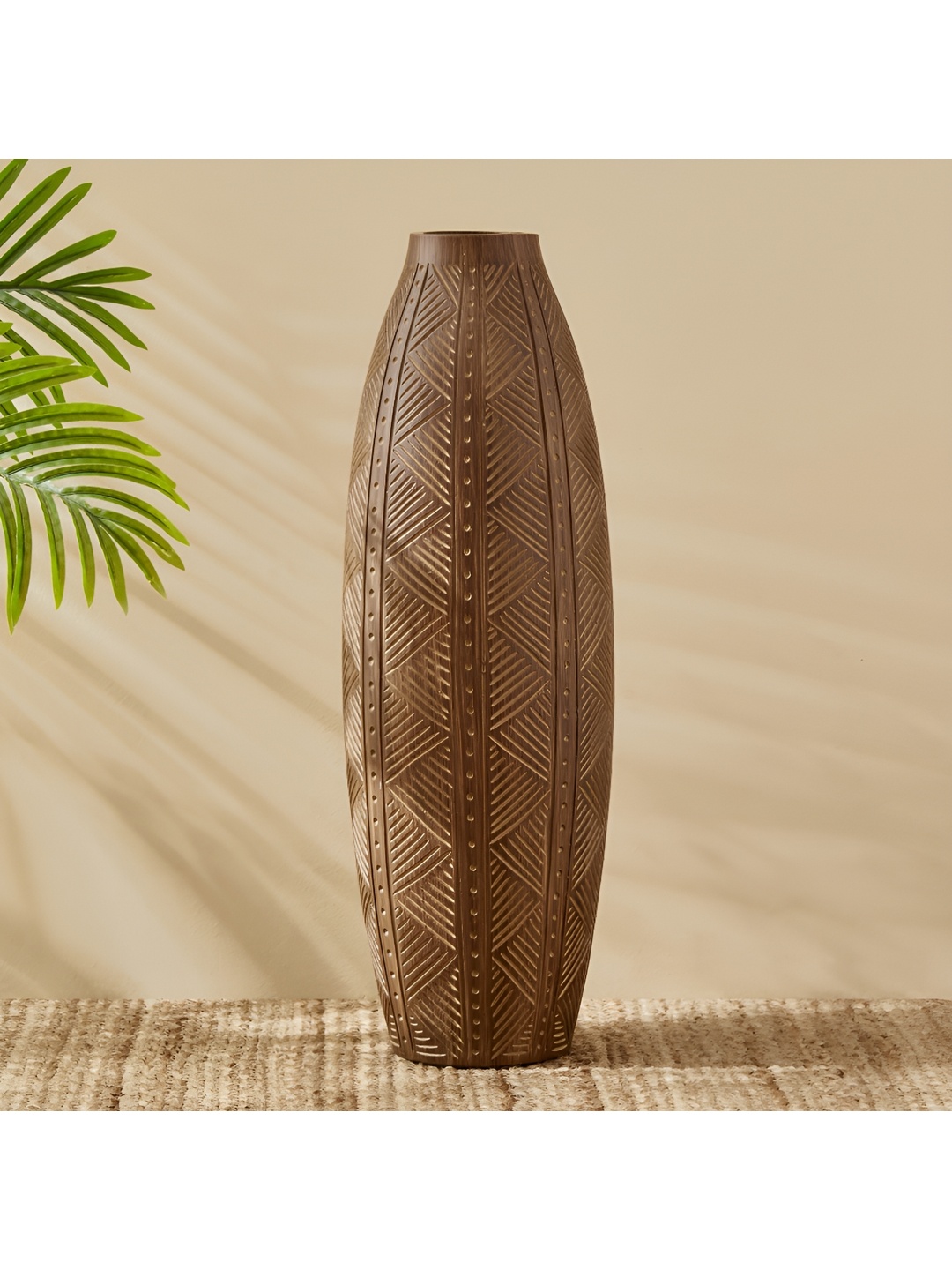 

Home Centre Brown & Cream Geometric Vase