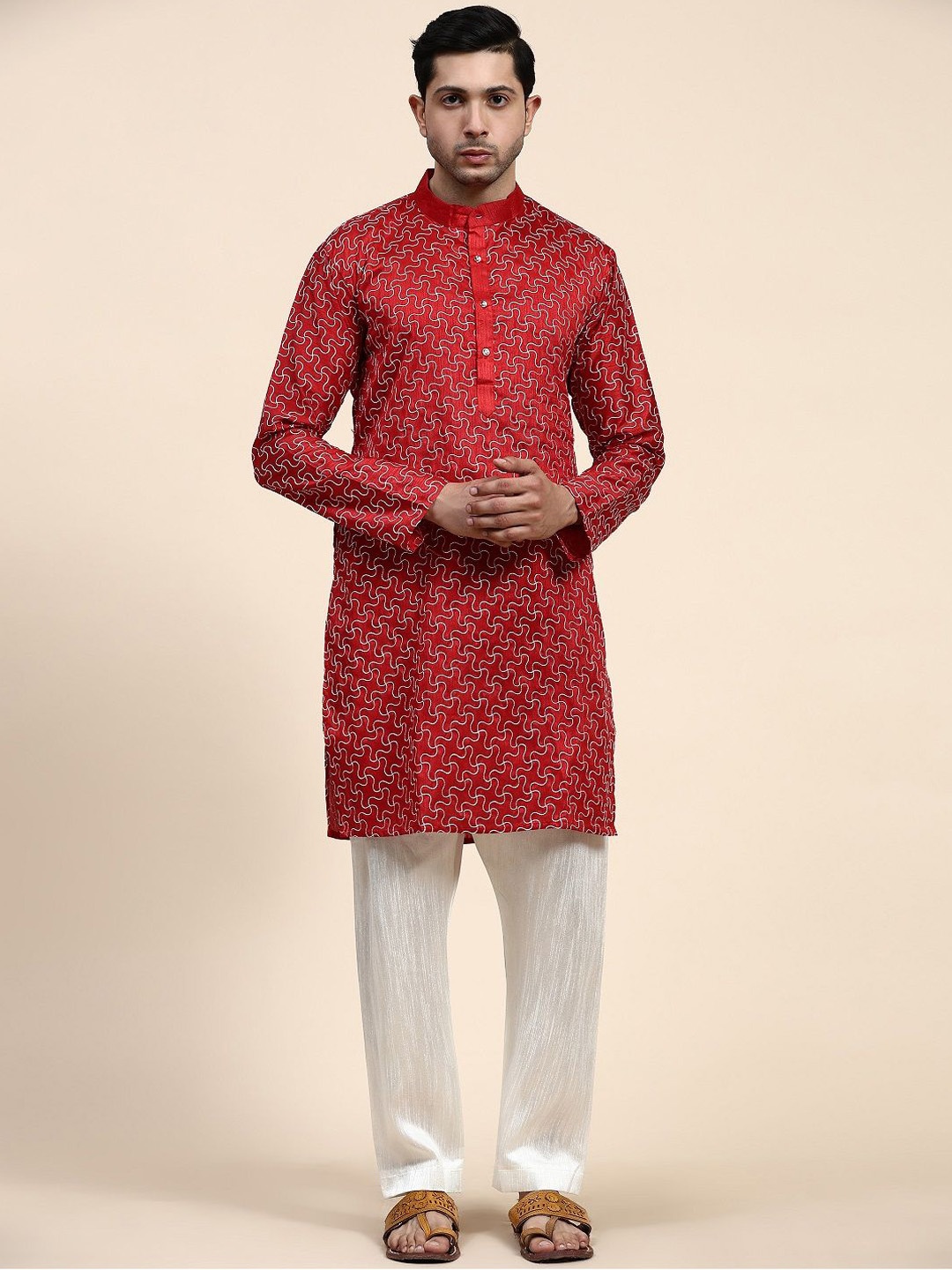 

Nimidiya Abstract Embroidered Mandarin Collar Straight Kurta with Pyjamas, Red