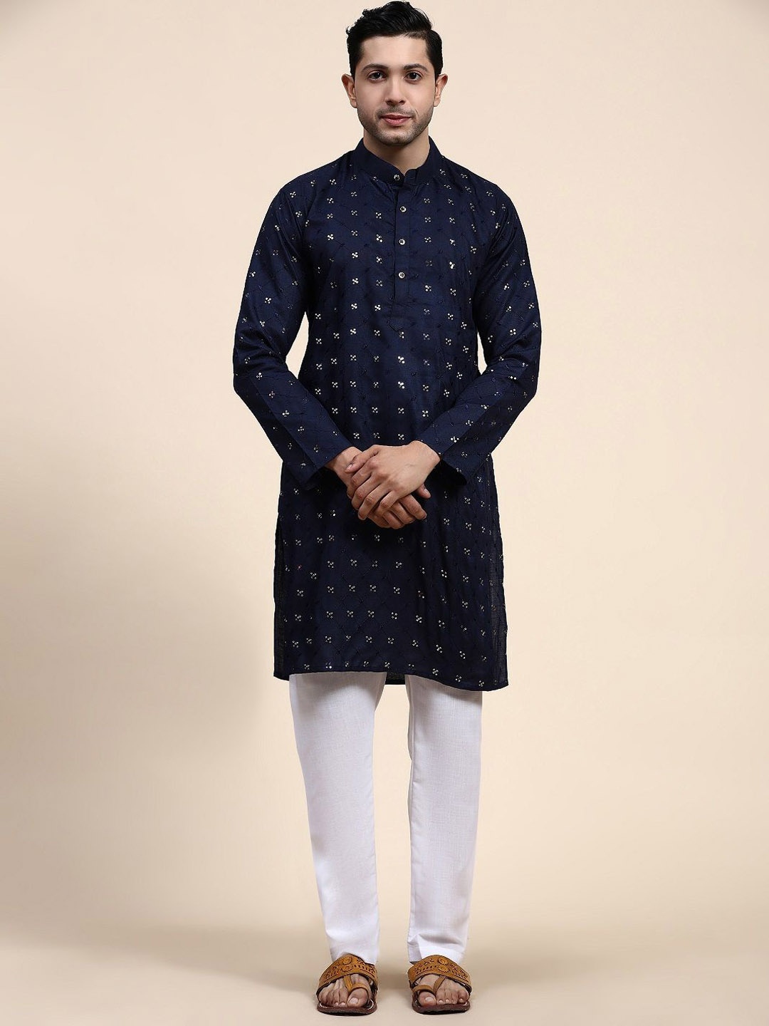 

Nimidiya Geometric Embroidered Mandarin Collar Sequinned Straight Kurta with Pyjamas, Navy blue