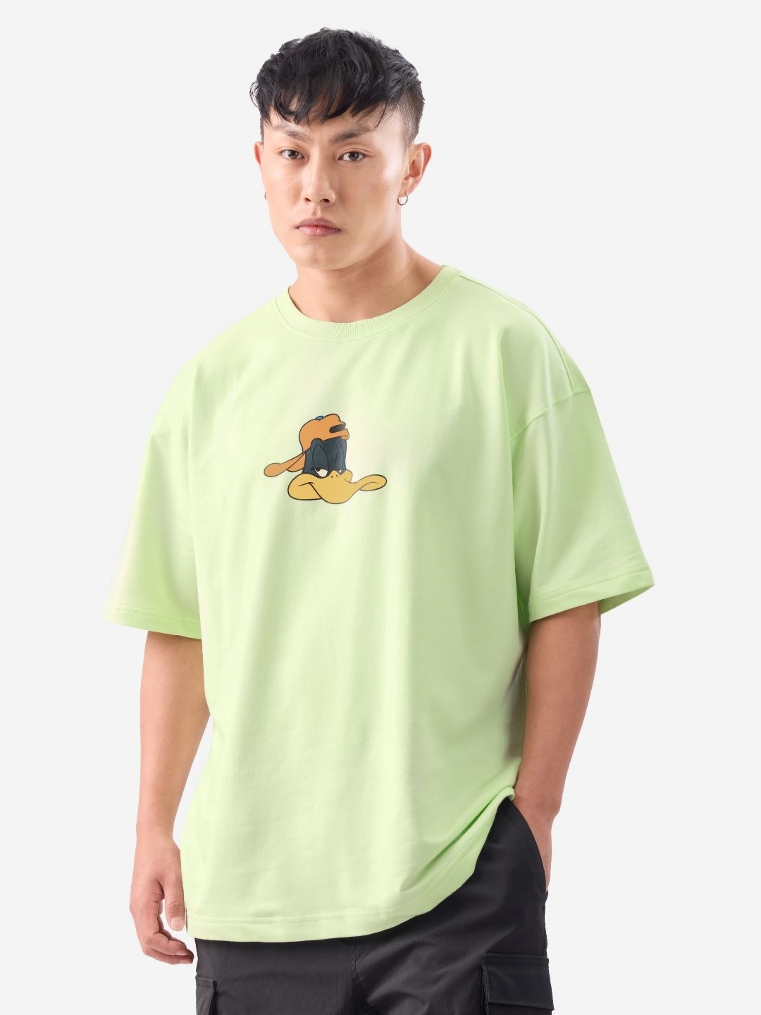 

The Souled Store Men Daffy Duck Printed Oversized Pure Cotton T-shirt, Green