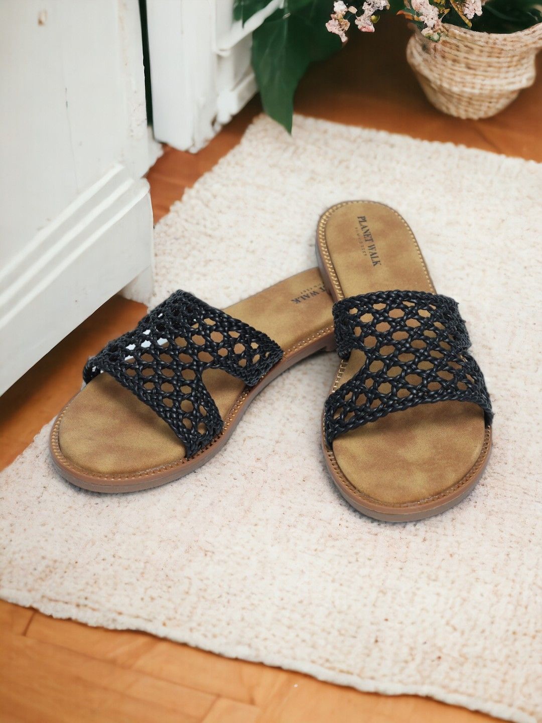 

PLANET WALK Women Open Toe Flats with Laser Cuts, Black