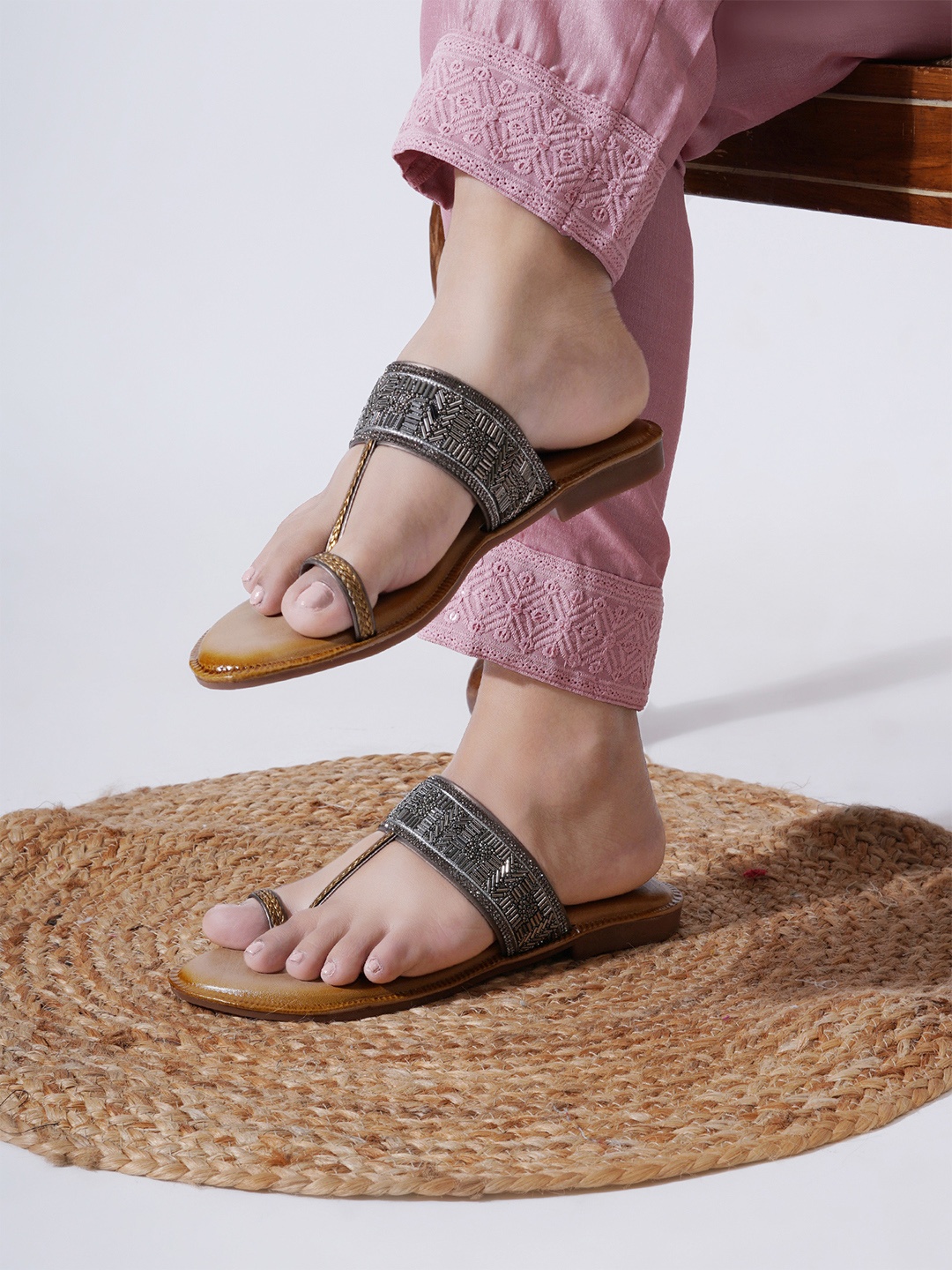 

PLANET WALK Women Textured Party One Toe Flats, Grey
