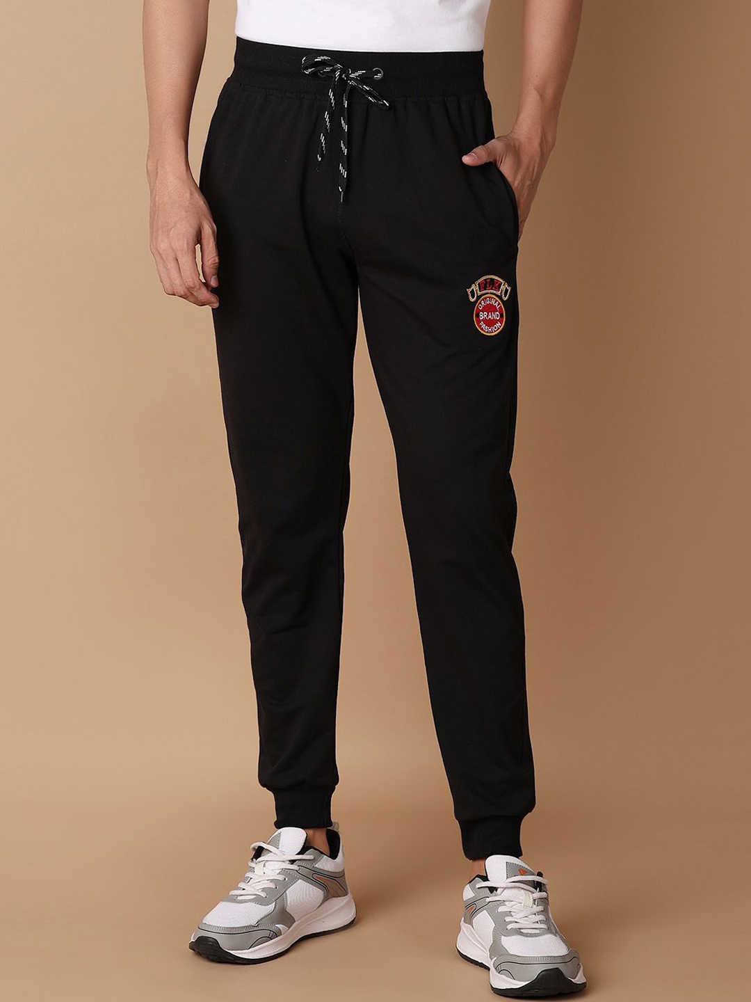 

V-Mart Men Cotton Joggers, Black