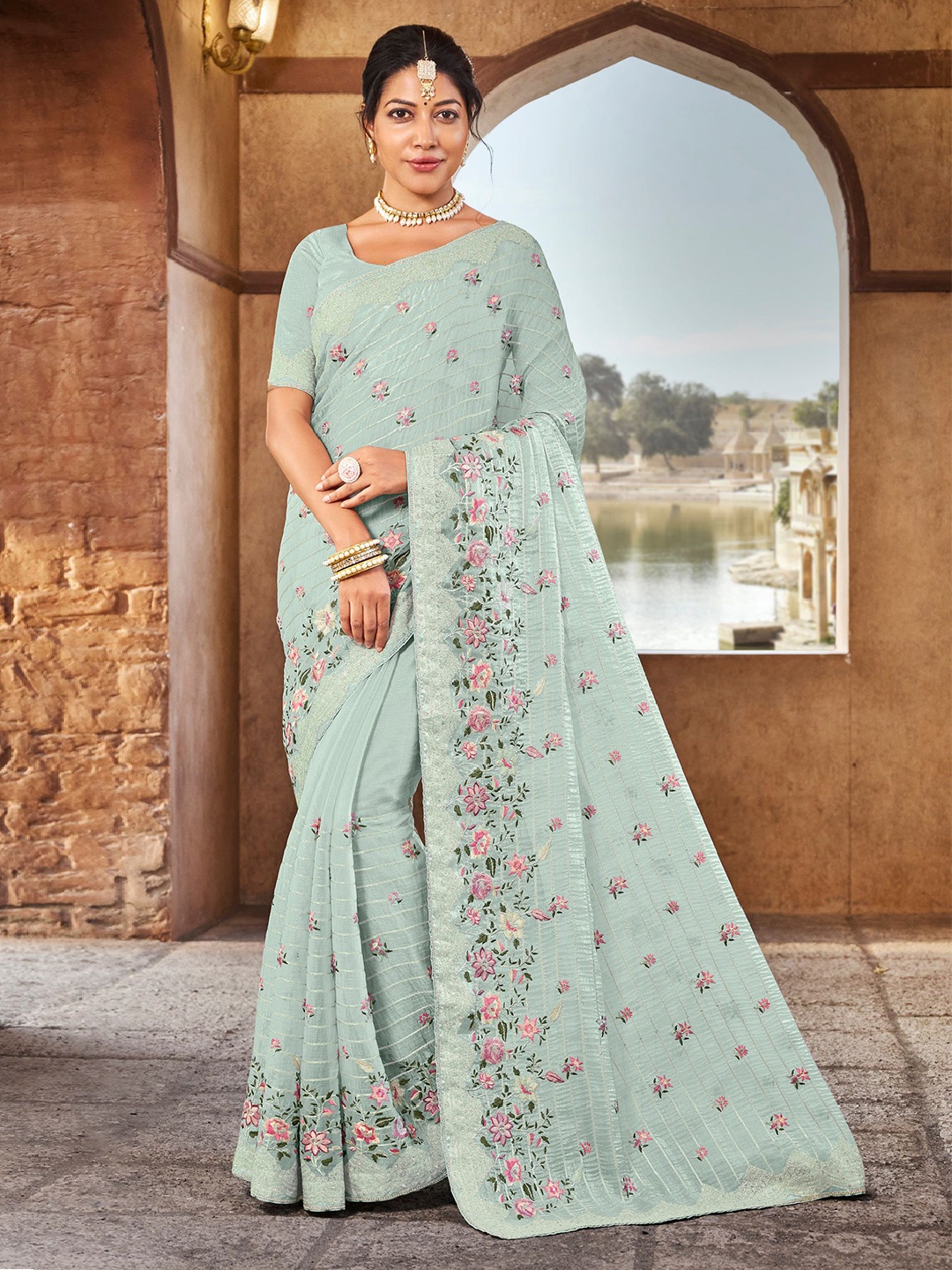 

Laxmipati Floral Embroidered Saree With Blouse Piece, Sea green