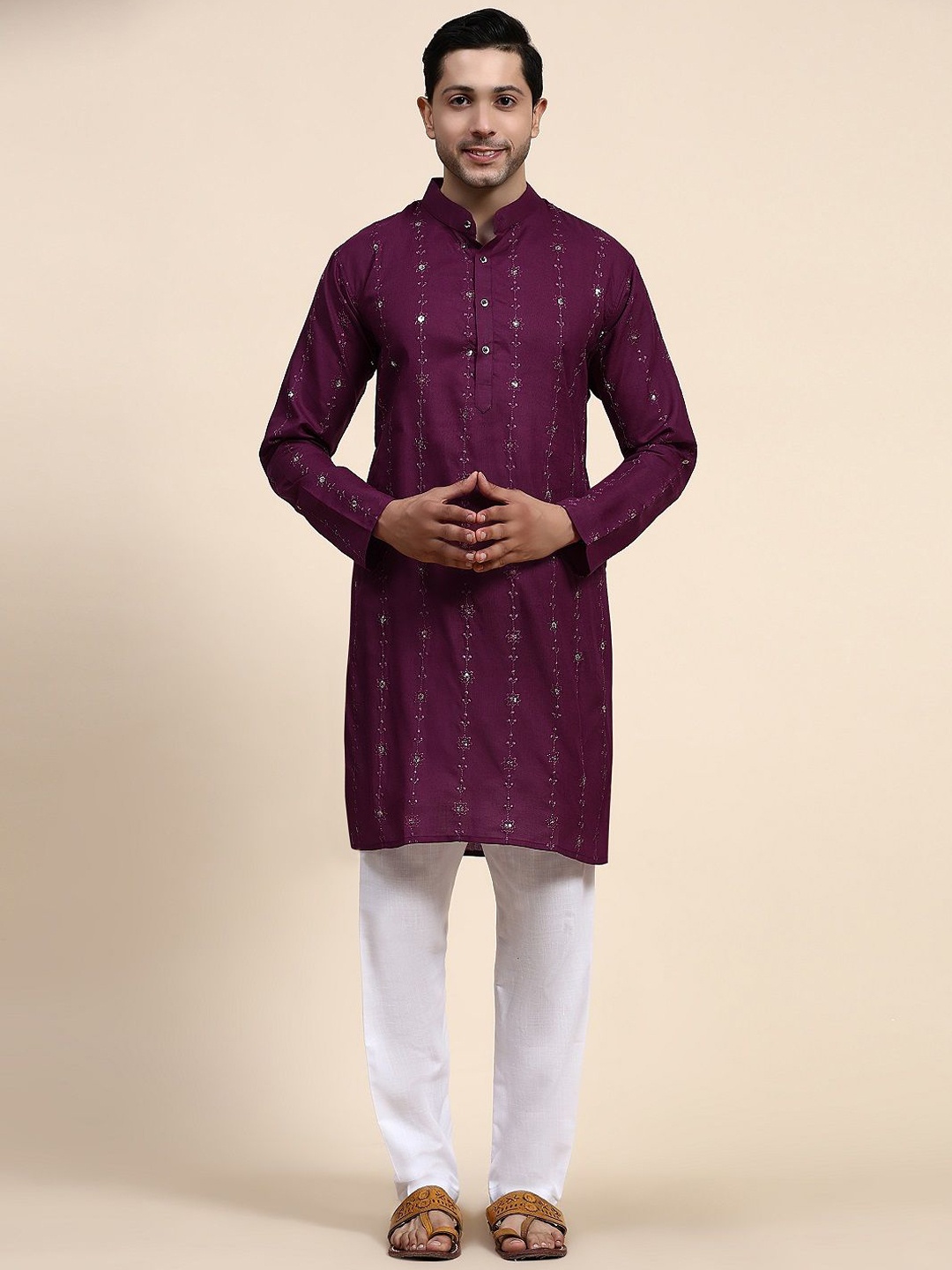 

Murta Trends Floral Embroidered Mandarin Collar Sequinned Straight Kurta With Pyjama, Magenta