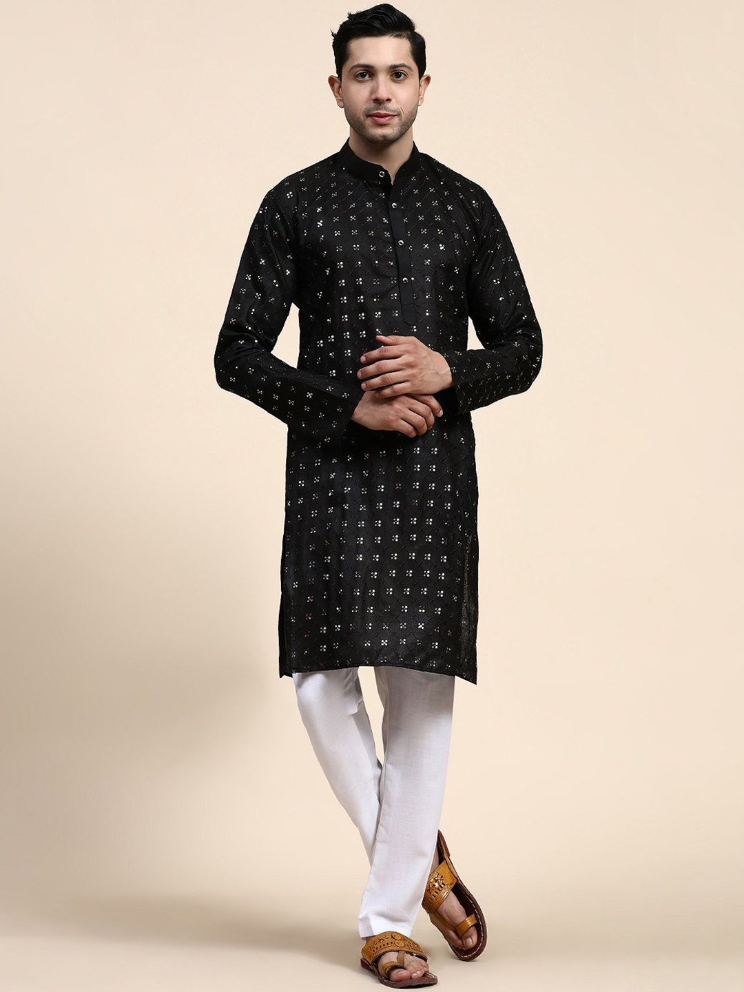 

Murta Trends Floral Embroidered Sequinned Straight Kurta With Pyjamas, Black