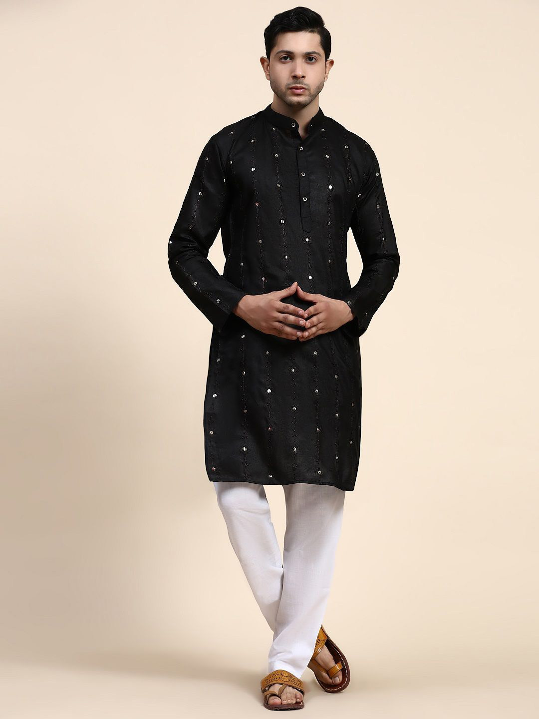 

Murta Trends Floral Embroidered Regular Sequinned Straight Kurta With Pyjamas, Black