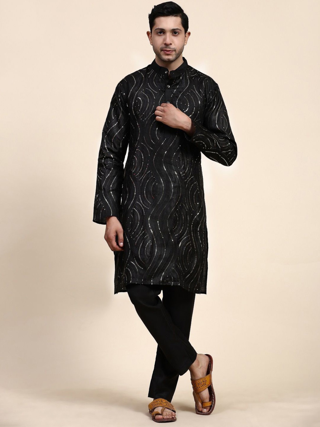 

Murta Trends Embroidered Sequinned Straight Kurta With Pyjamas, Black