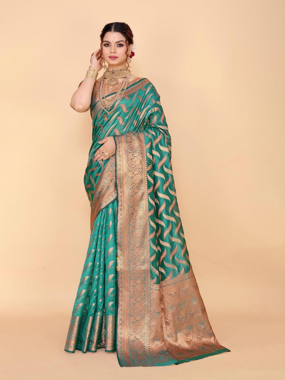 

jayant creation Woven Design Zari Saree, Green
