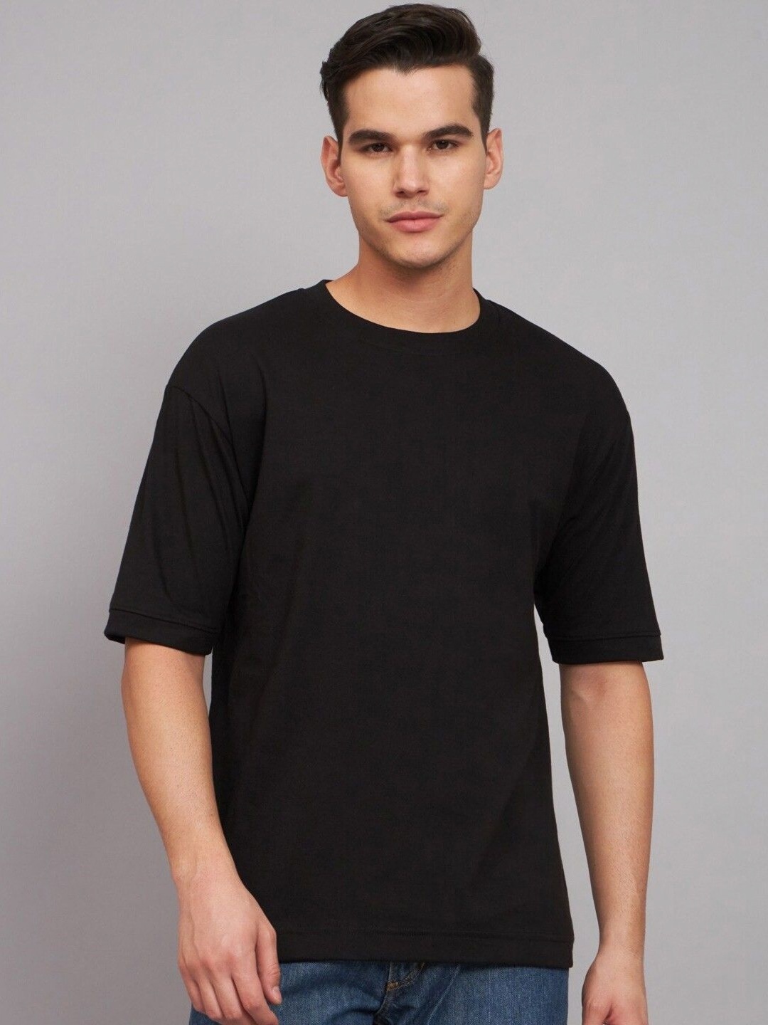 

urSense Men Colourblocked V-Neck Extended Sleeves Pockets T-shirt, Black