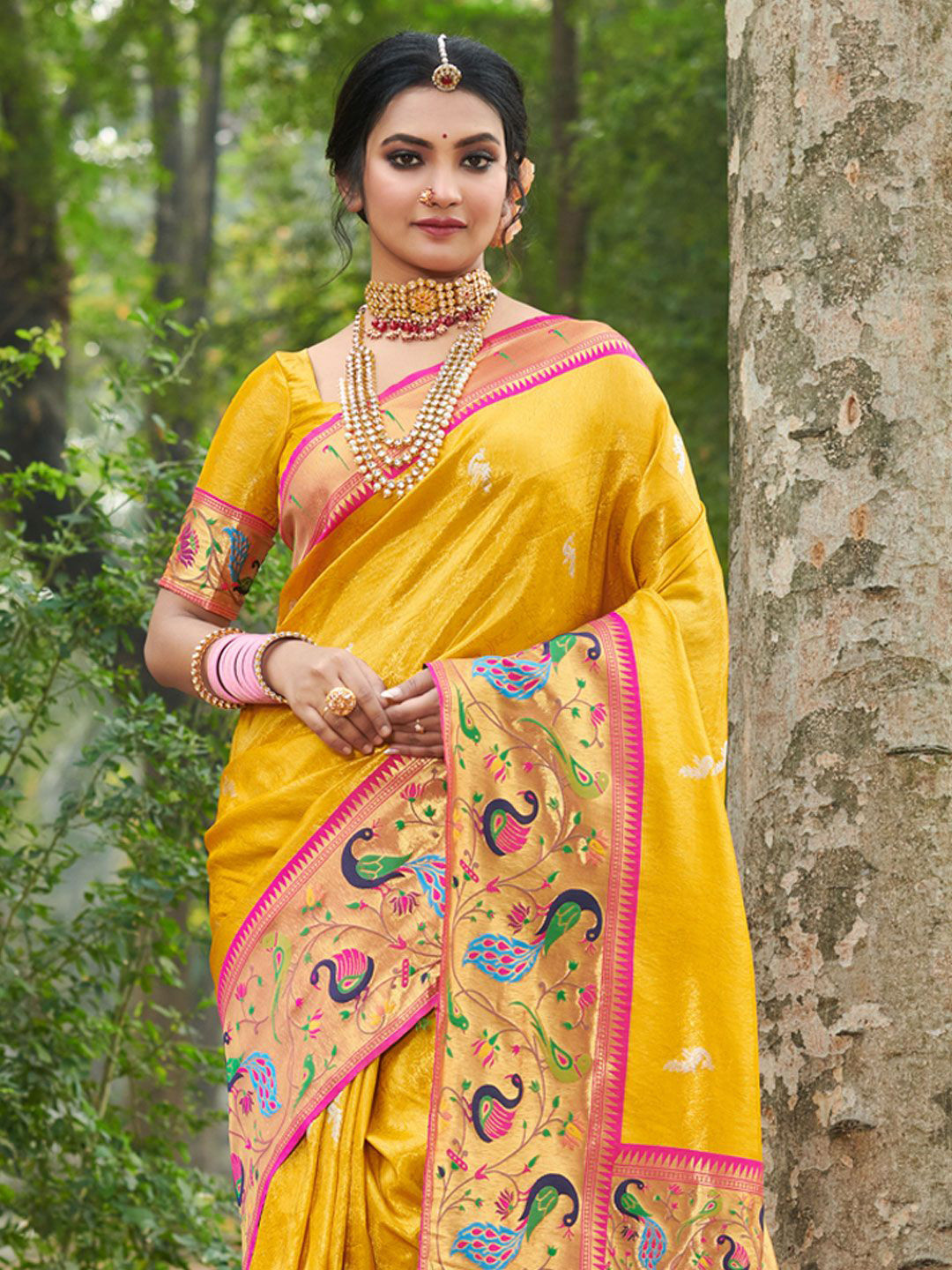 

Exclusiva Woven Design Zari Paithani Saree, Yellow