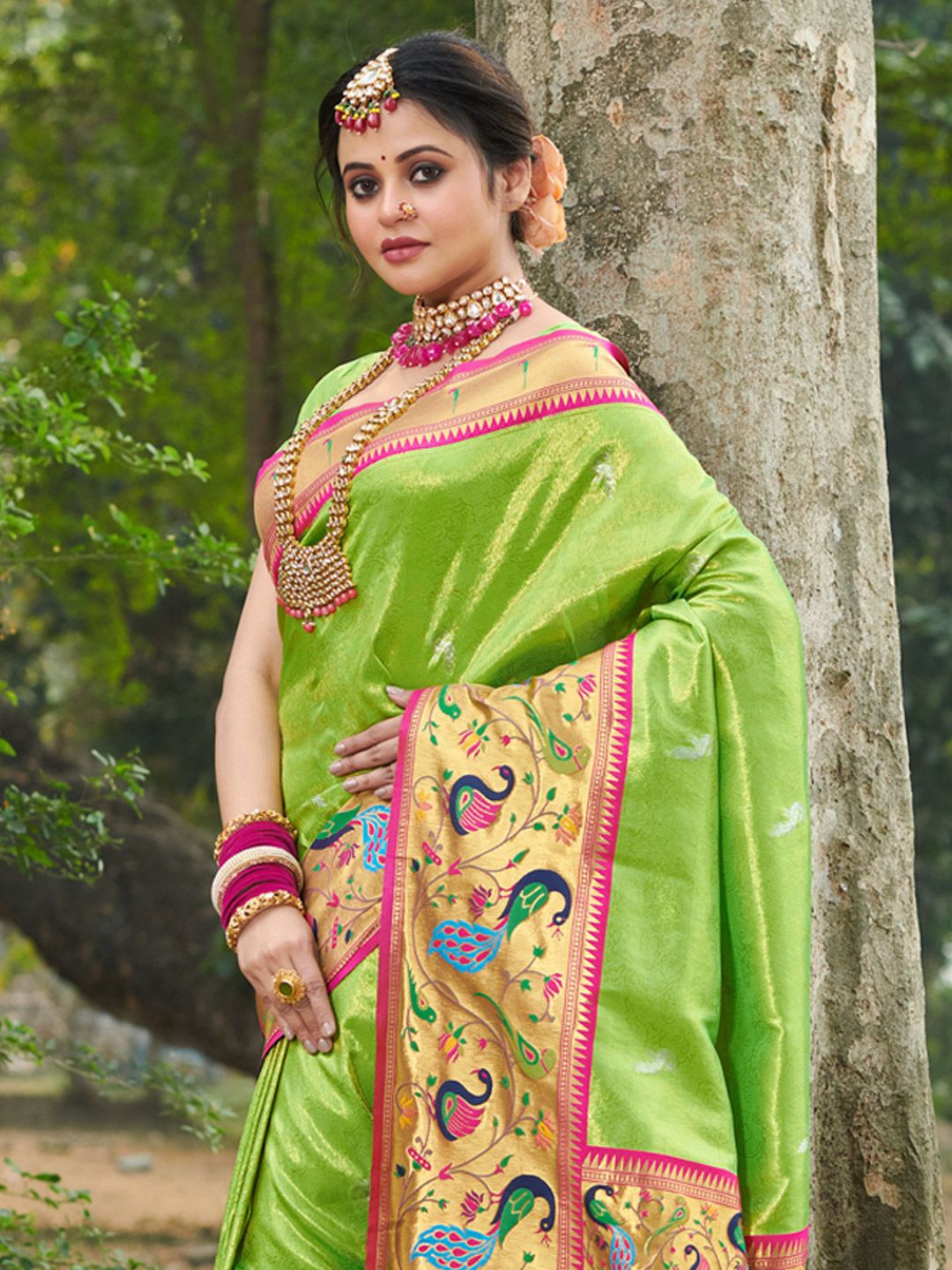 

Exclusiva Woven Design Paithani Saree, Green