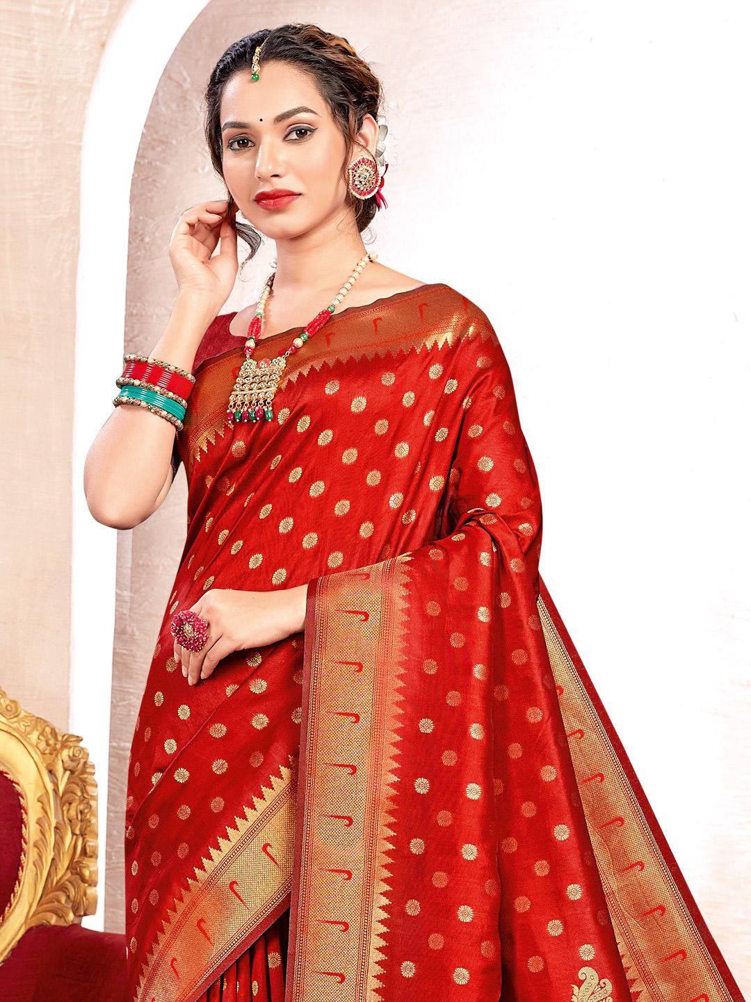 

Exclusiva Woven Design Zari Paithani Saree, Red