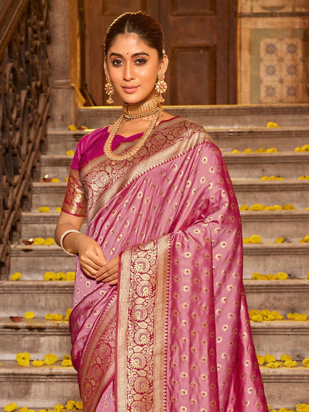 

Exclusiva Ethnic Motifs Zari Woven Saree, Pink