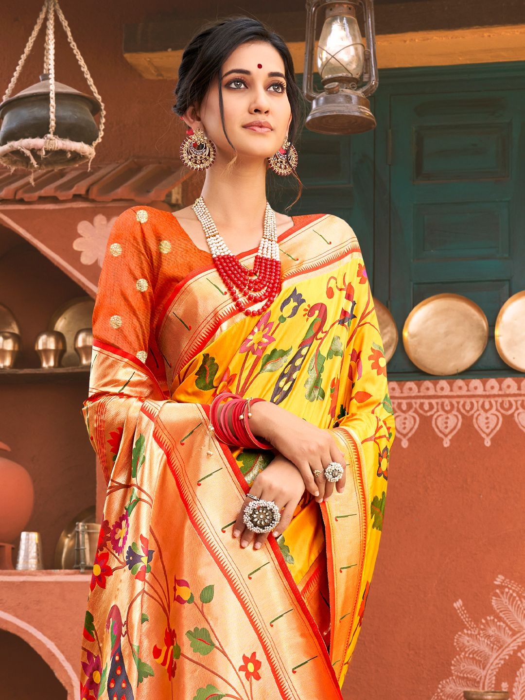 

Exclusiva Woven Design Ethnic Motifs Zari Saree, Yellow