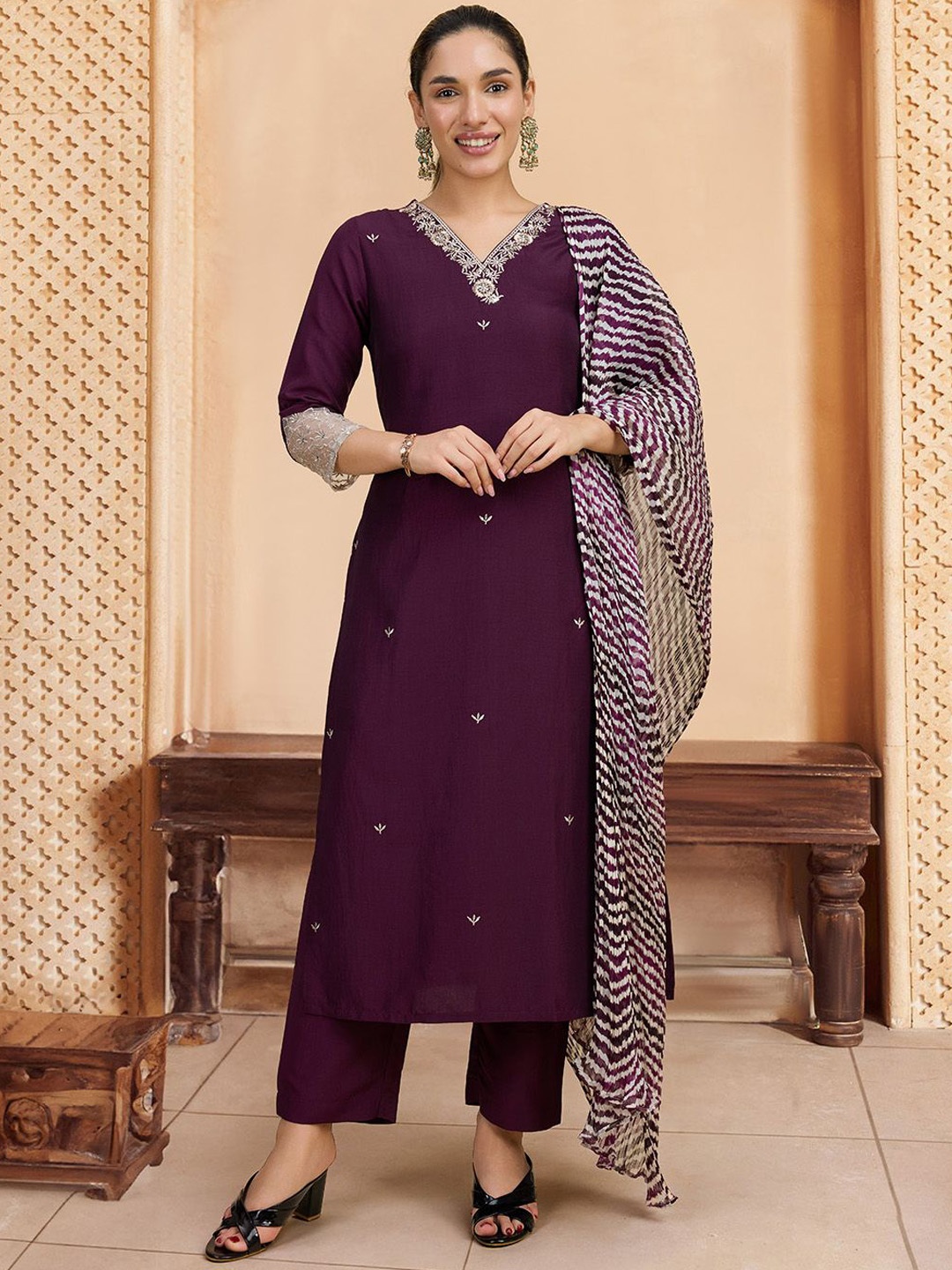 

House of Pataudi Embroidered Straight Kurta With Trouser & Dupatta, Purple