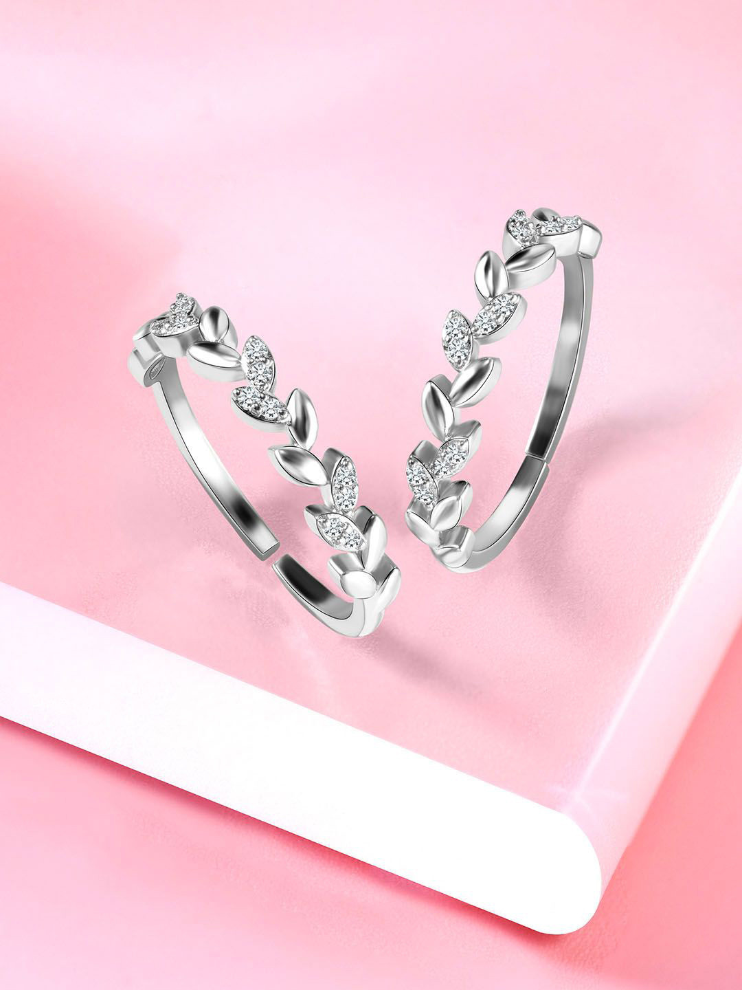 

Peora Silver-Plated Cubic Zirconia Studded Leaf Style Toe Rings