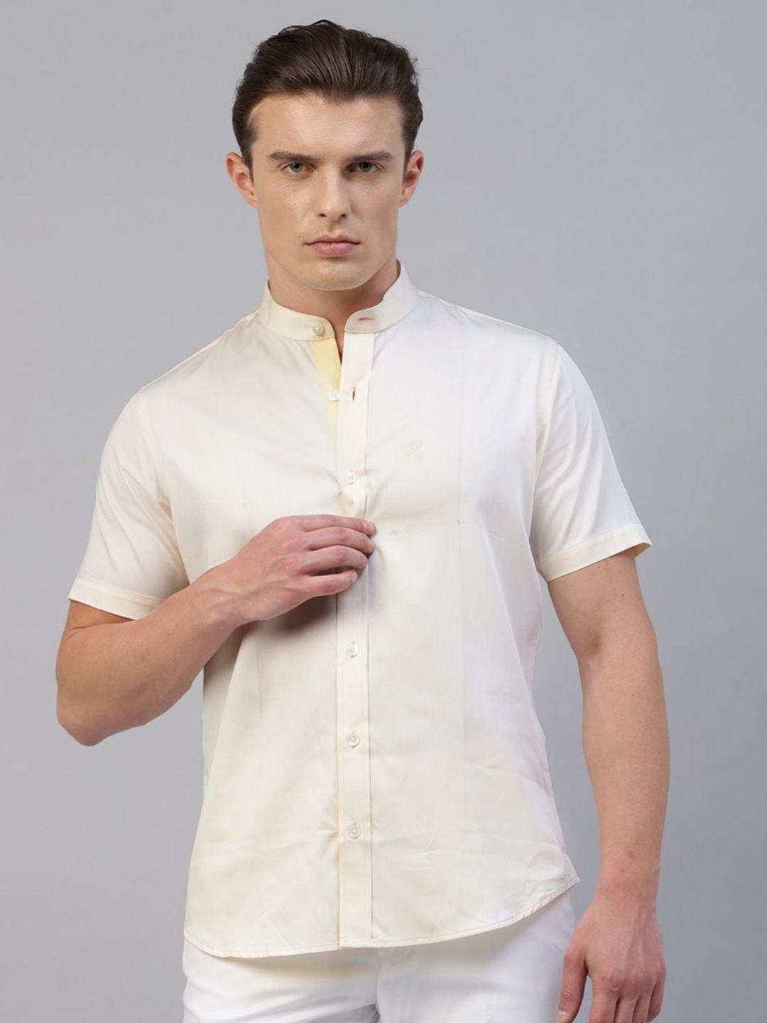 

Givo Men Smart Band Collar Opaque Casual Shirt, Off white