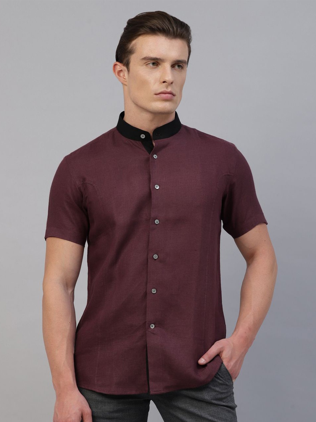 

Givo Men Smart Mandarin Collar Opaque Casual Shirt, Maroon