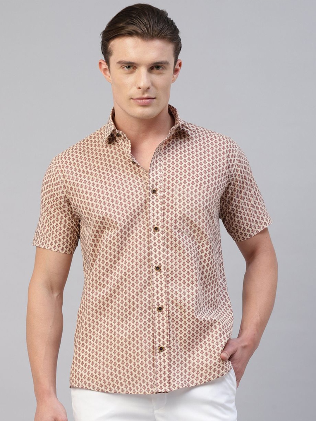 

Givo Men Smart Micro Ditsy Printed Opaque Casual Shirt, Cream