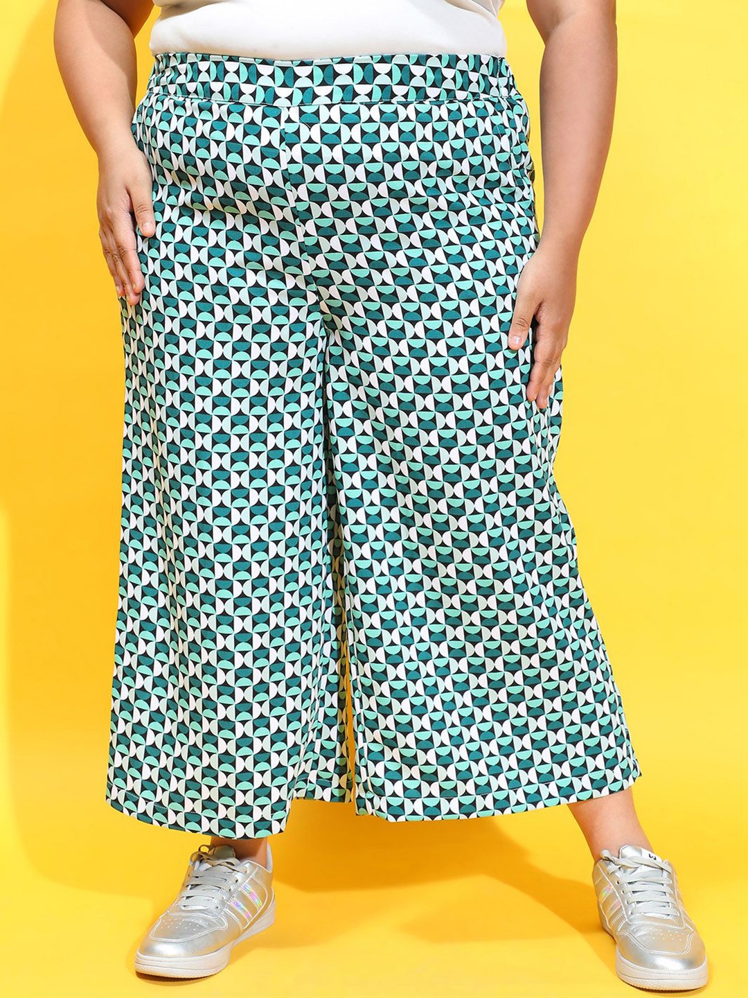 

Oxolloxo Women Polka Dot Printed Smart Straight Fit Easy Wash Culottes Trousers, Multi