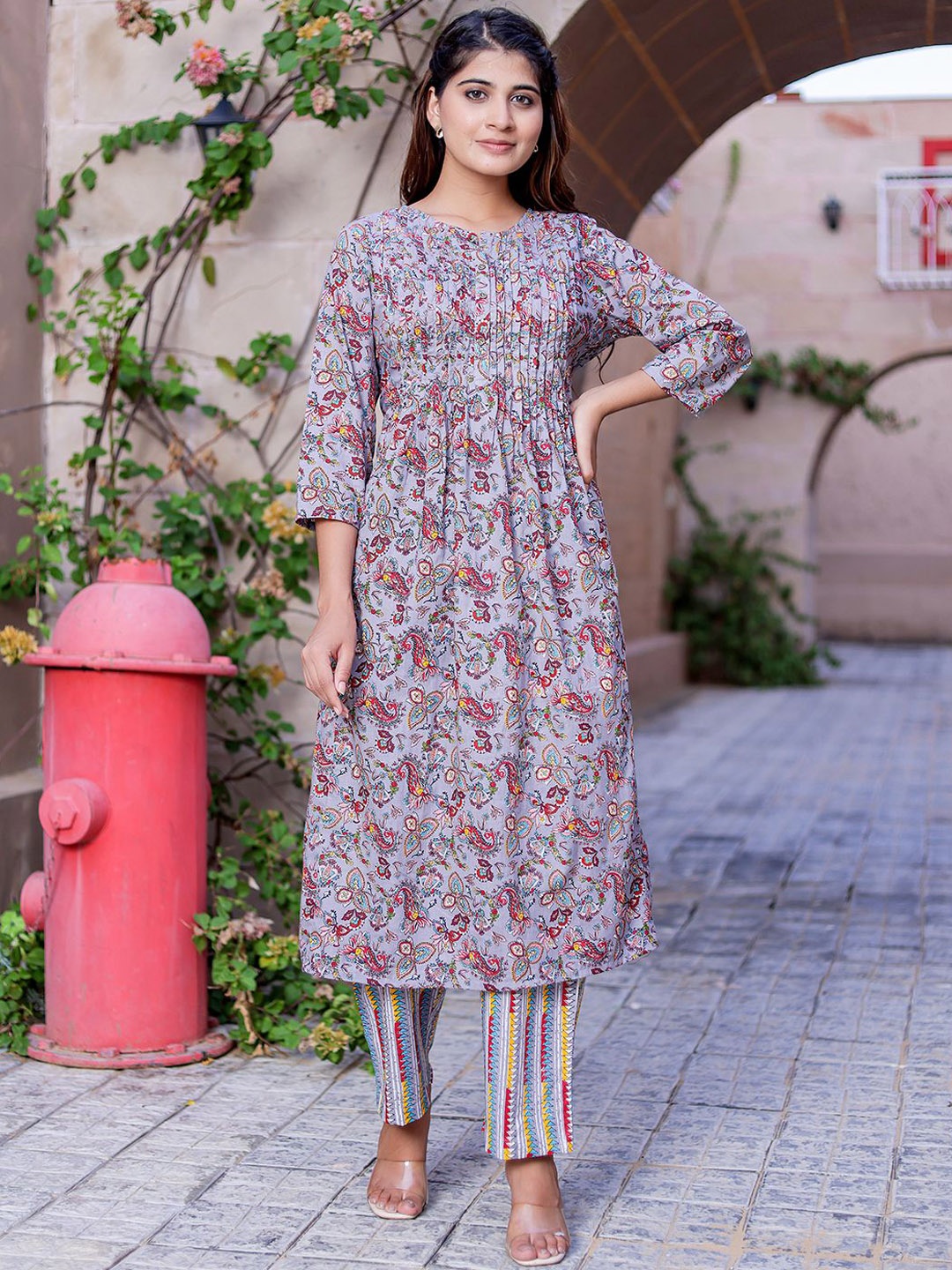 

VASVI Floral Printed Pure Cotton Pleated Straight Kurta With Palazzos, Grey