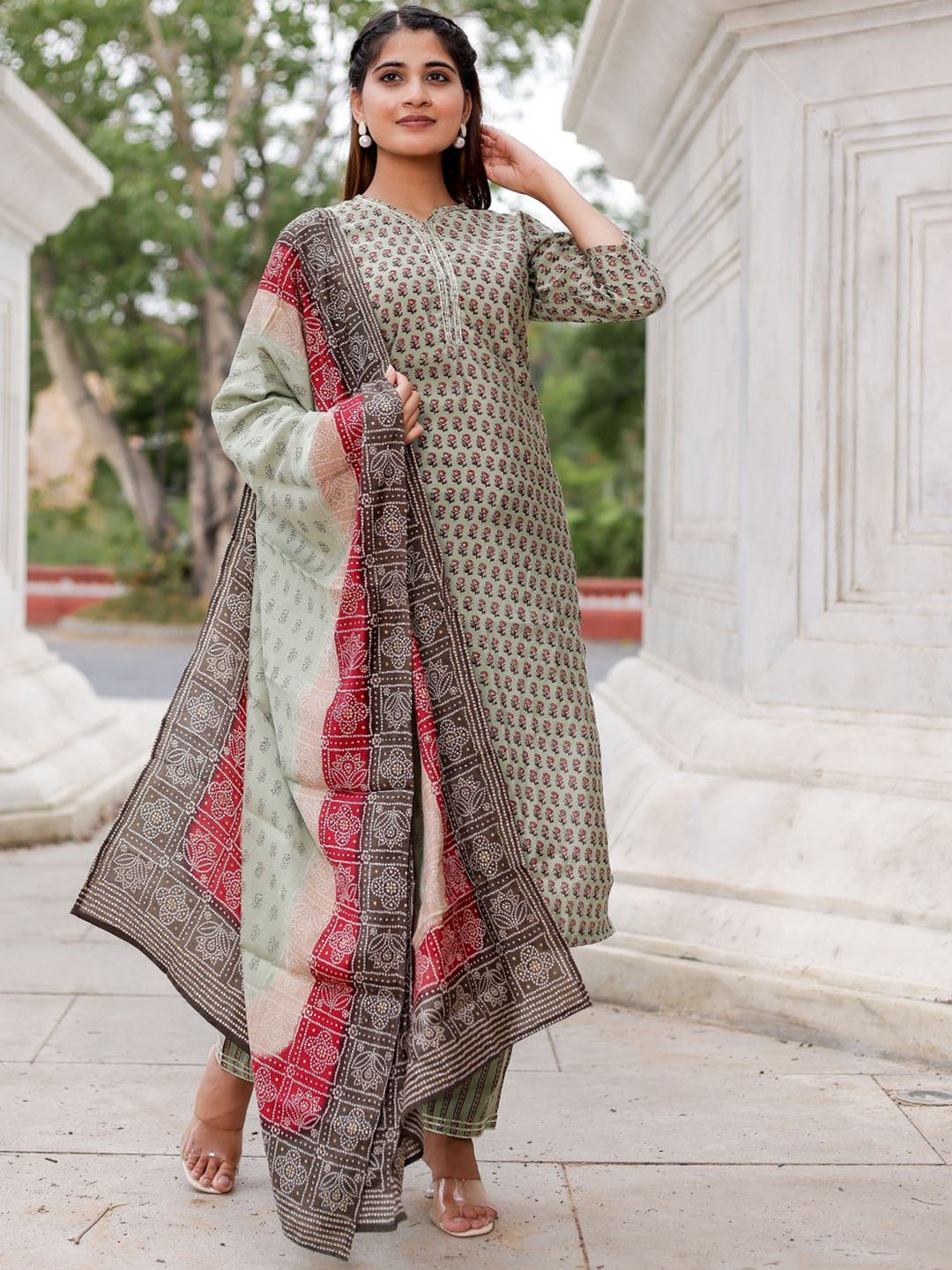 

VASVI Floral Printed Regular Pure Cotton Straight Kurta with Palazzos & With Dupatta, Green