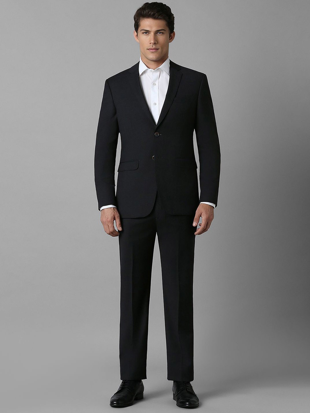 

Louis Philippe Men Solid Slim Fit Single-Breasted Two-Piece Formal Suit, Black