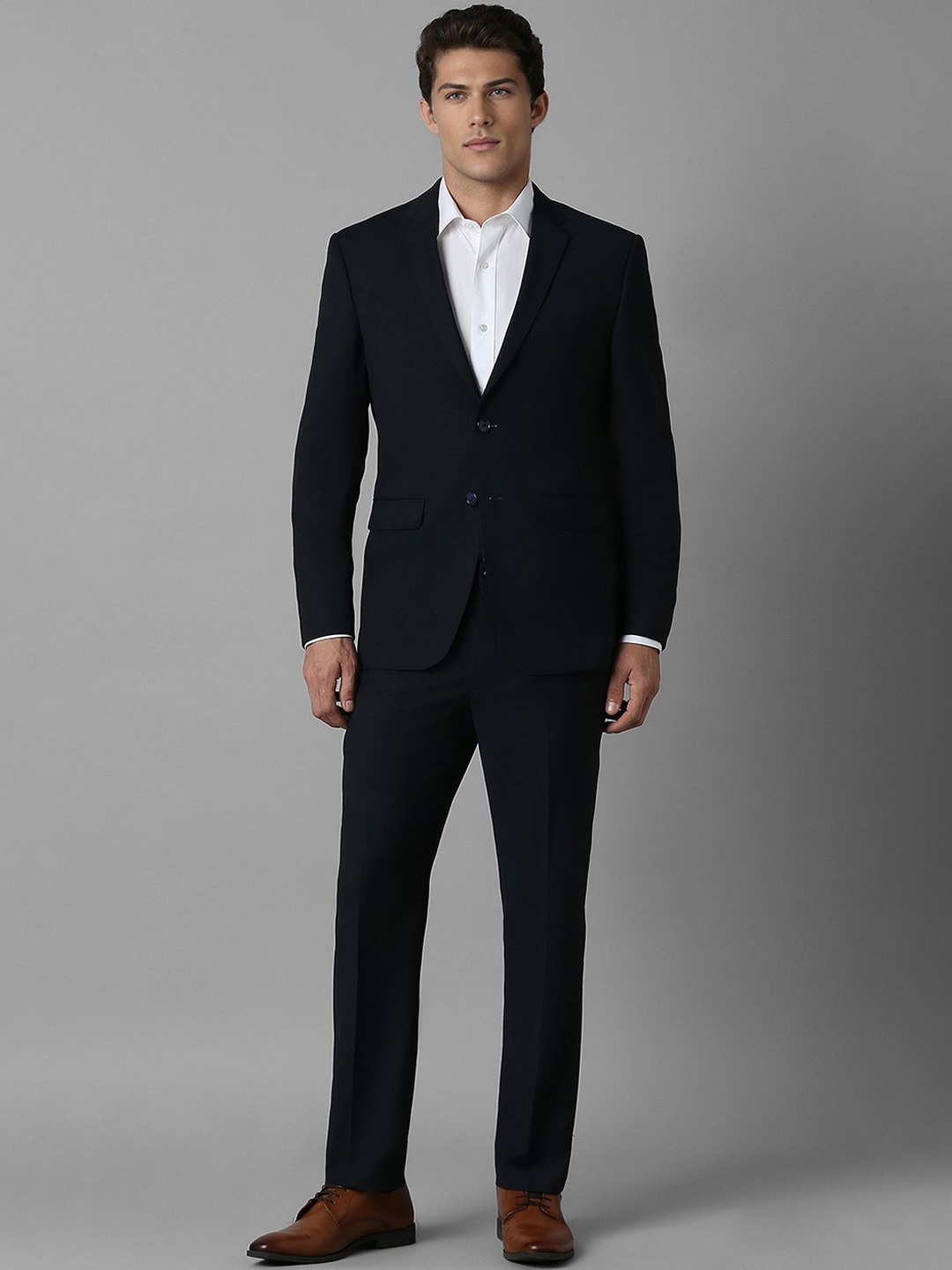 

Louis Philippe Men Solid Slim-Fit Single-Breasted Two-Piece Formal Suit, Black