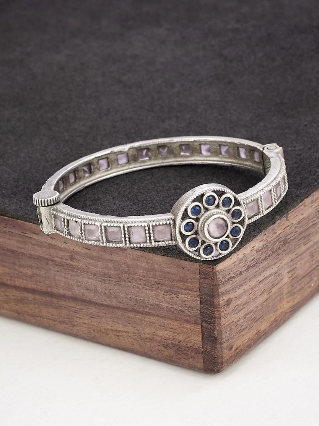 

Fabindia Stone Studded Openable Bangle, Silver