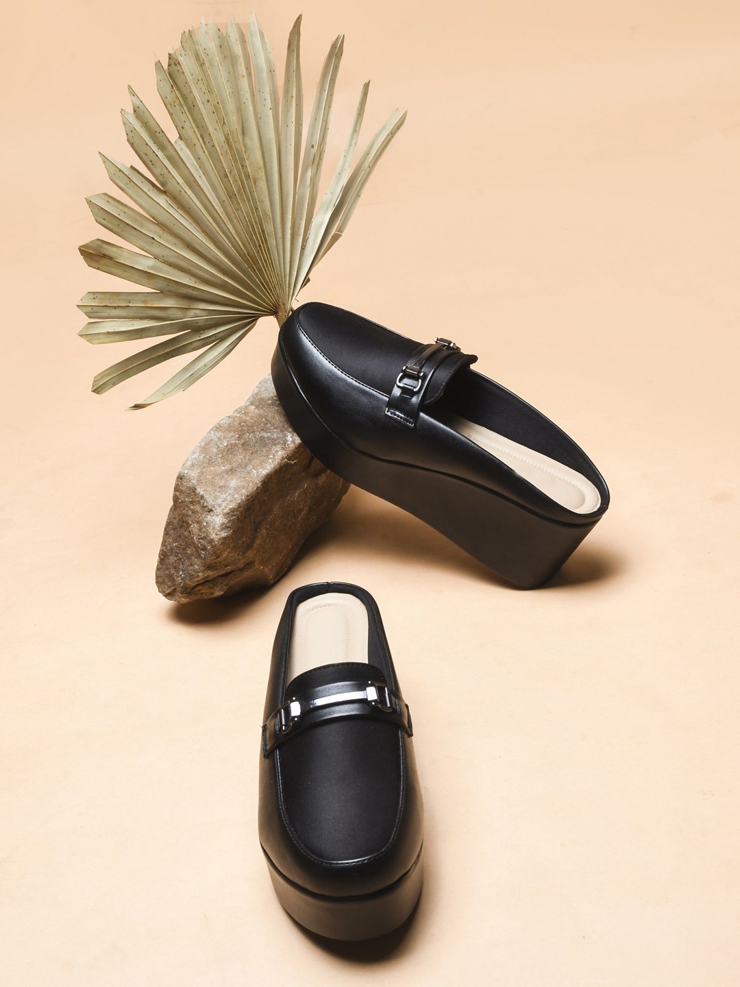 

THE WHITE POLE Women Embellished Flatform Heel Pumps, Black