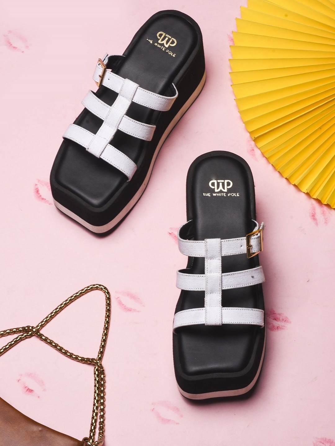 

THE WHITE POLE Flatform Sandals