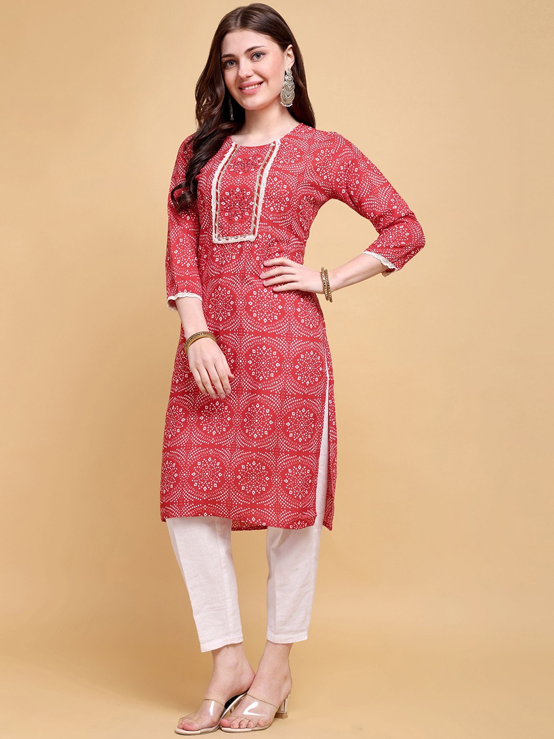 

JAFFRY EMBROIDERY Ethnic Motifs Printed Gotta Patti Straight Kurta, Red