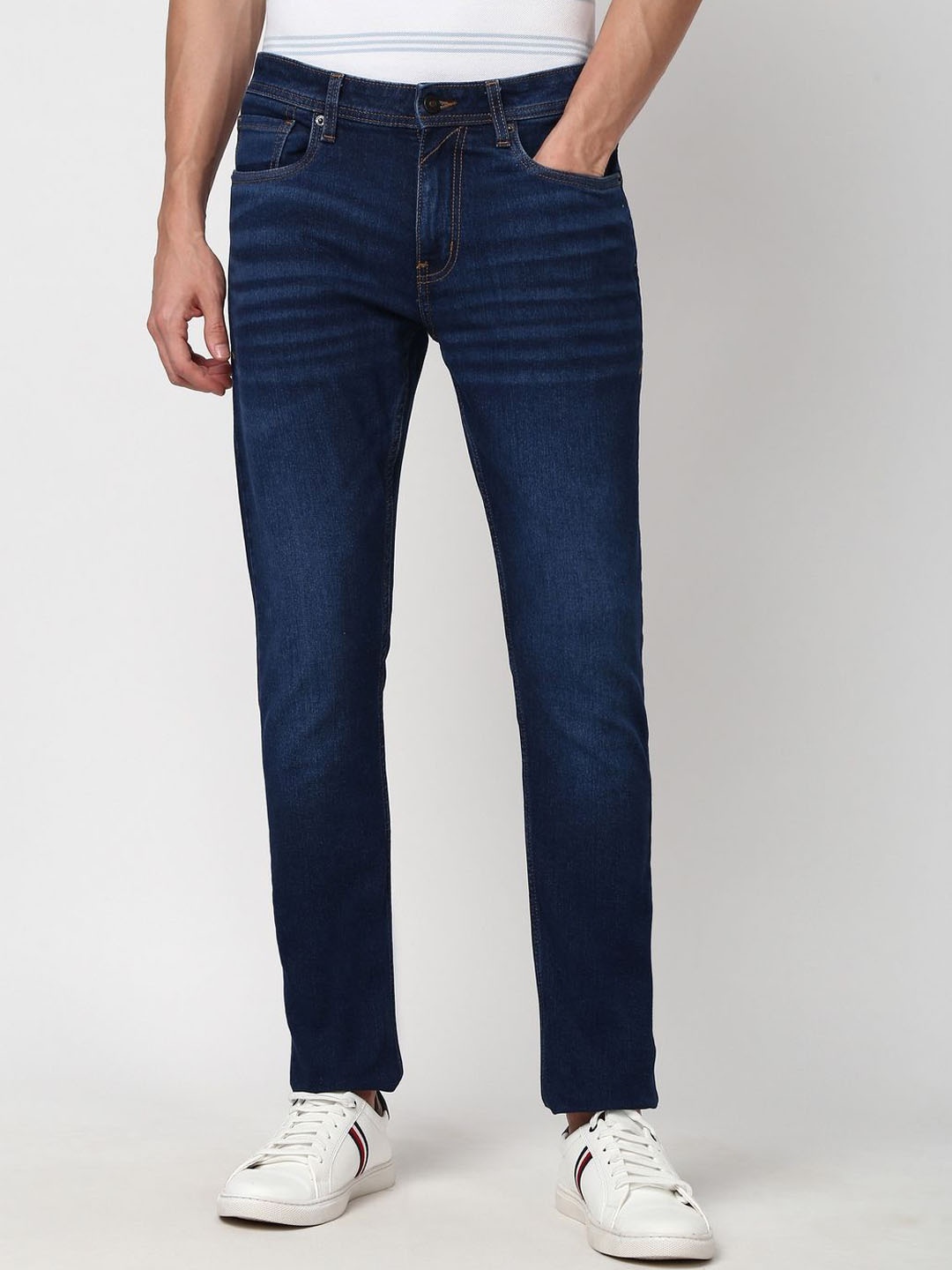 

Peter England Casuals Men Slim Fit Light Fade Jeans, Navy blue