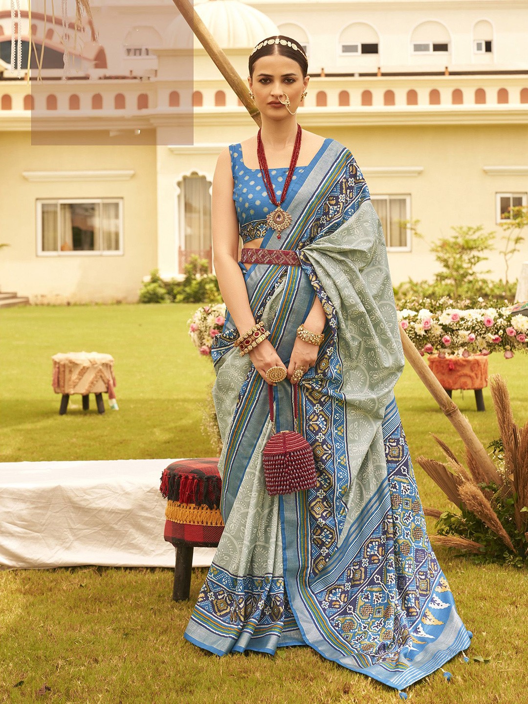 

elora Ethnic Motifs Patola Saree With Blouse Piece, Blue