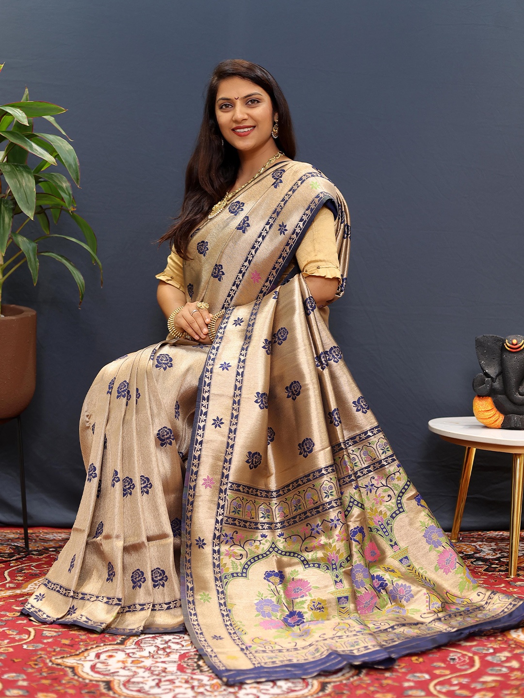 

Mitera Woven Design Zari Paithani Saree, Gold