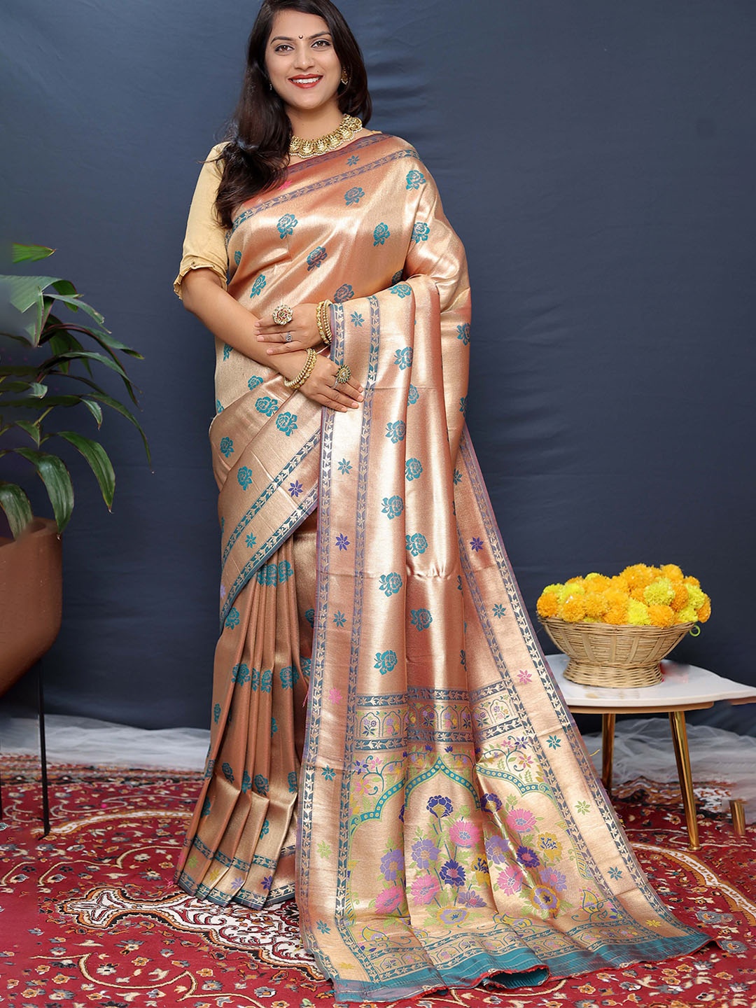 

Mitera Ethnic Motif Zari Woven Paithani Saree, Gold