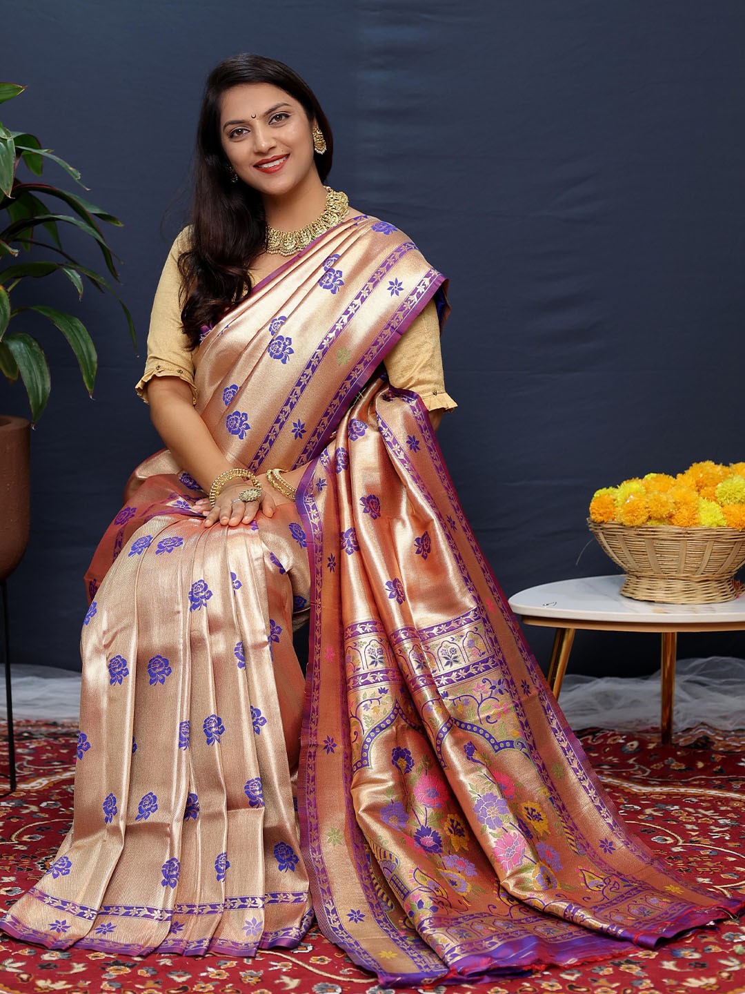 

Mitera Woven Design Zari Paithani Saree, Gold