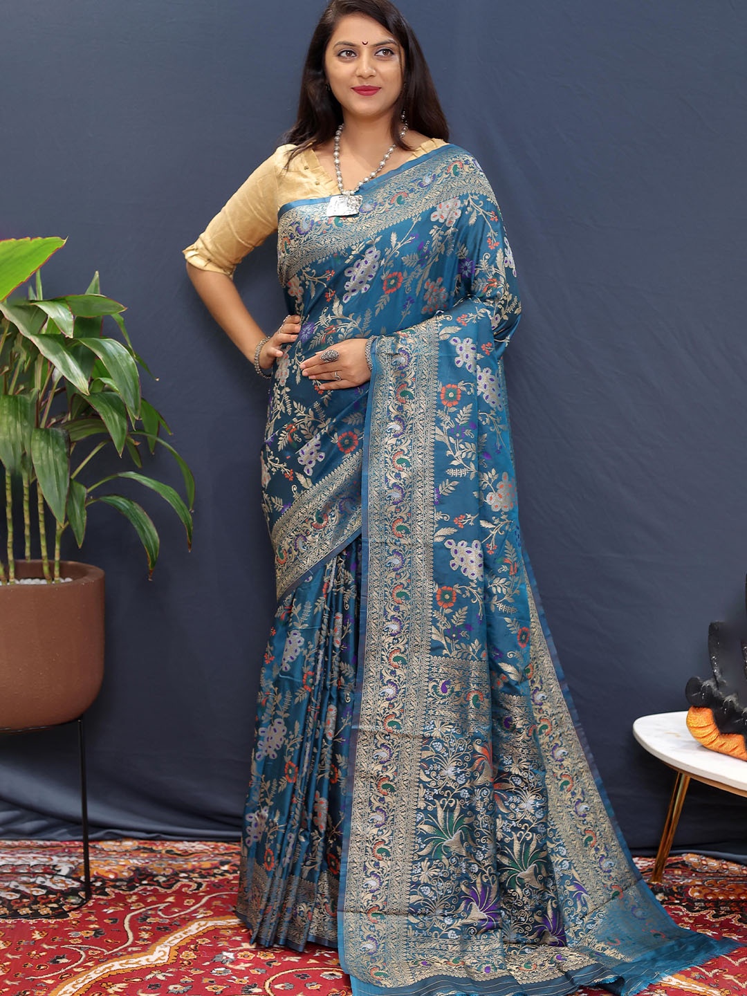 

Mitera Woven Design Zari Paithani Saree, Navy blue