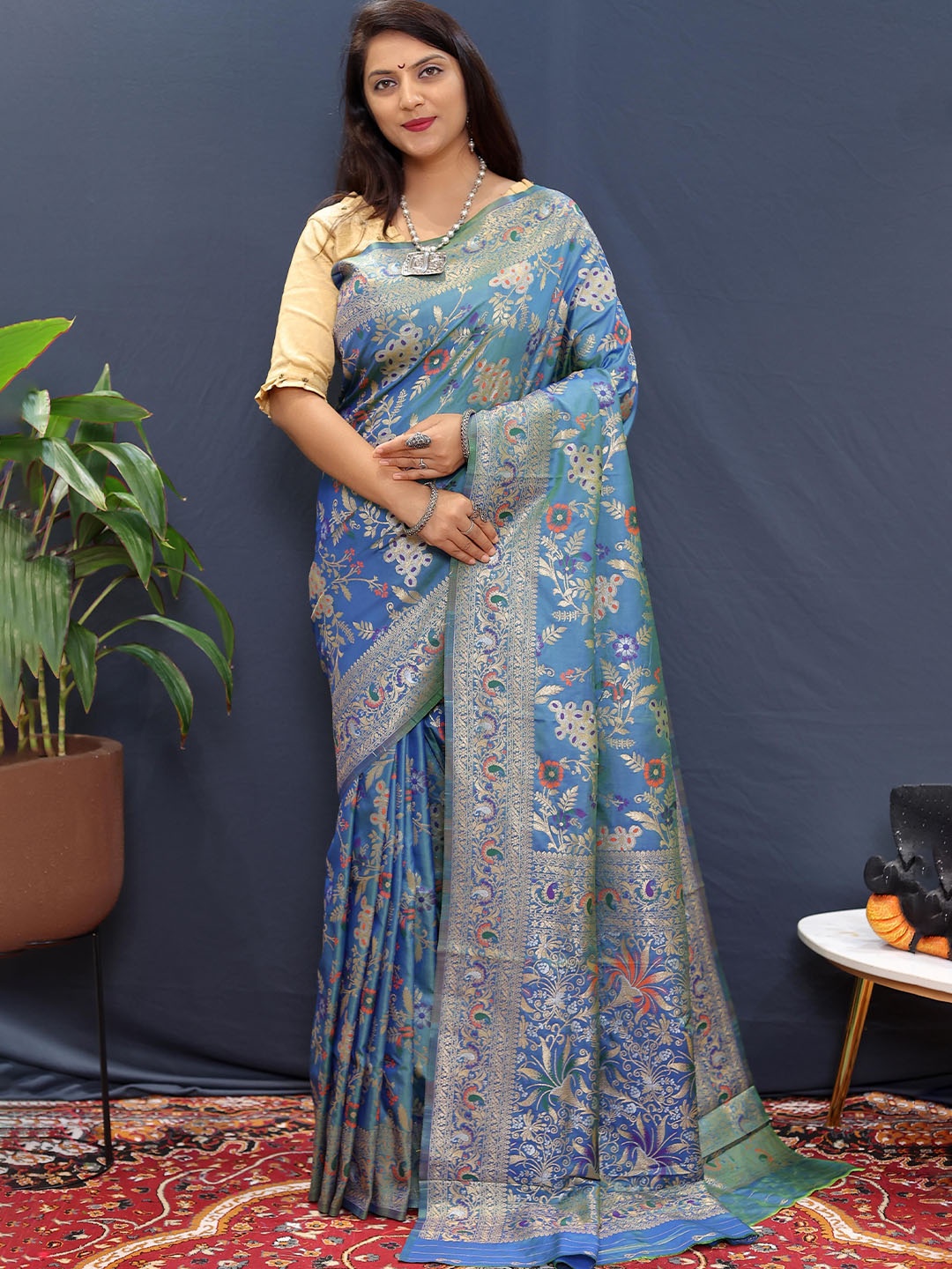 

Mitera Woven Ethnic Motif Zari Woven Paithani Saree, Blue