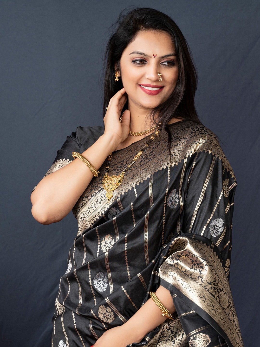 

Mitera Woven Design Zari Kanjeevaram Saree, Black