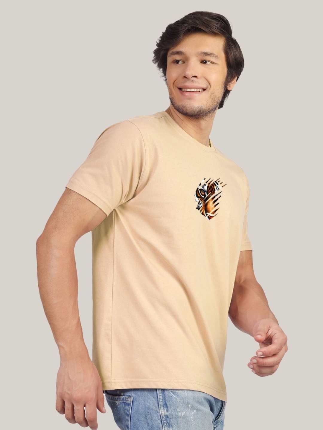 Greylongg Men Animal Graphic Printed Round Neck T-shirt, Beige