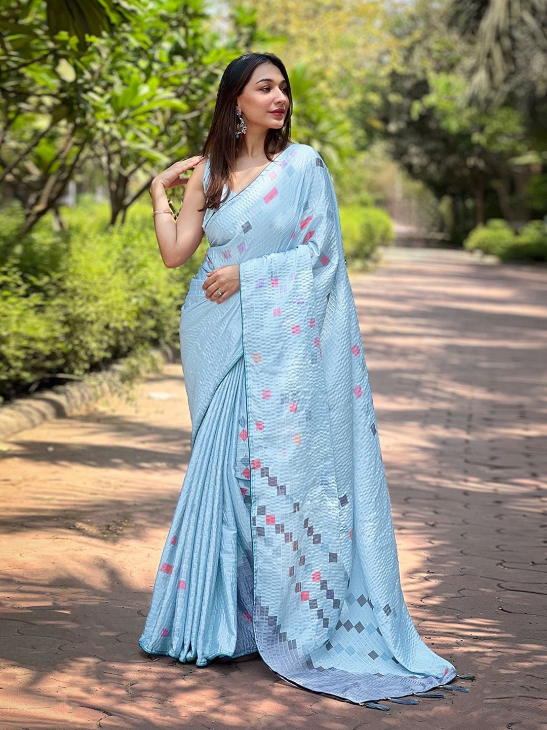 

Ishin Sequinned Striped Design Tassel Saree, Blue